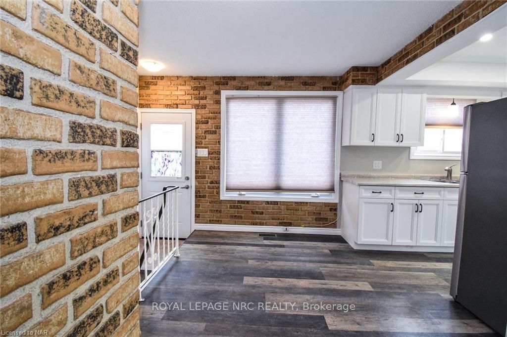 Photo 12 of 7 Dianne Drive, St. Catharines, Secord Woods — HOMEH