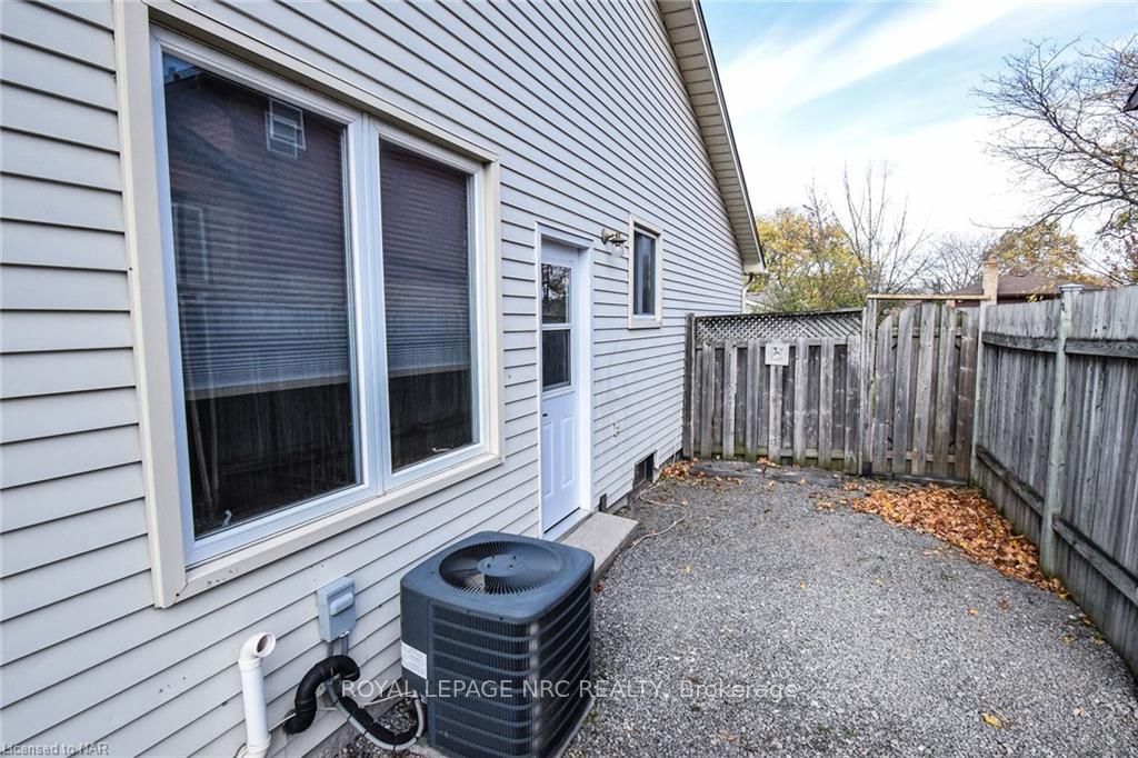 Photo 36 of 7 Dianne Drive, St. Catharines, Secord Woods — HOMEH