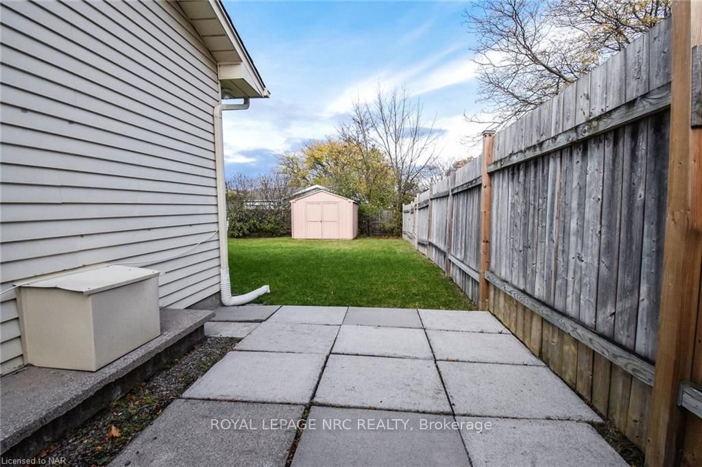 Photo 37 of 7 Dianne Drive, St. Catharines, Secord Woods — HOMEH