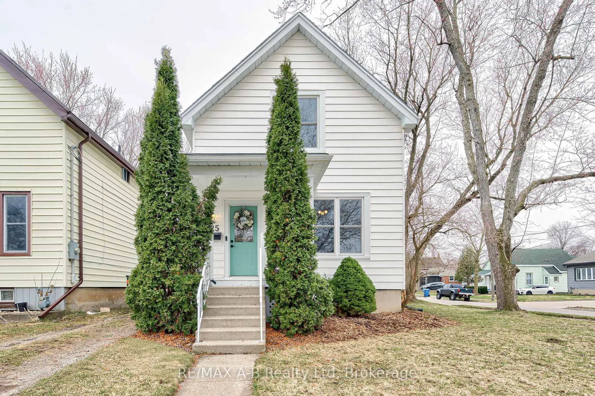 Photo 1 of 25 Ash Street, Stratford — HOMEH