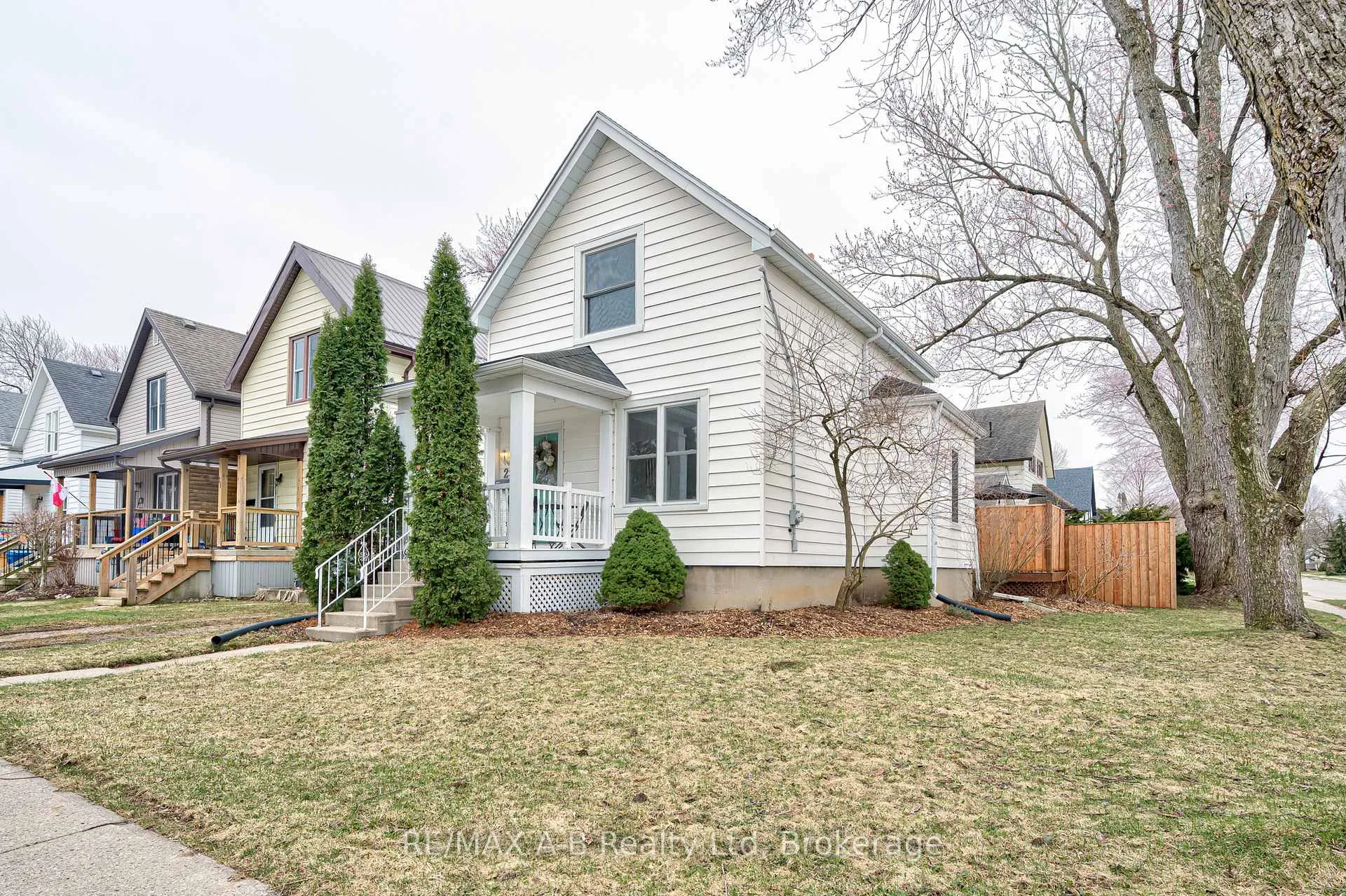Photo 2 of 25 Ash Street, Stratford — HOMEH