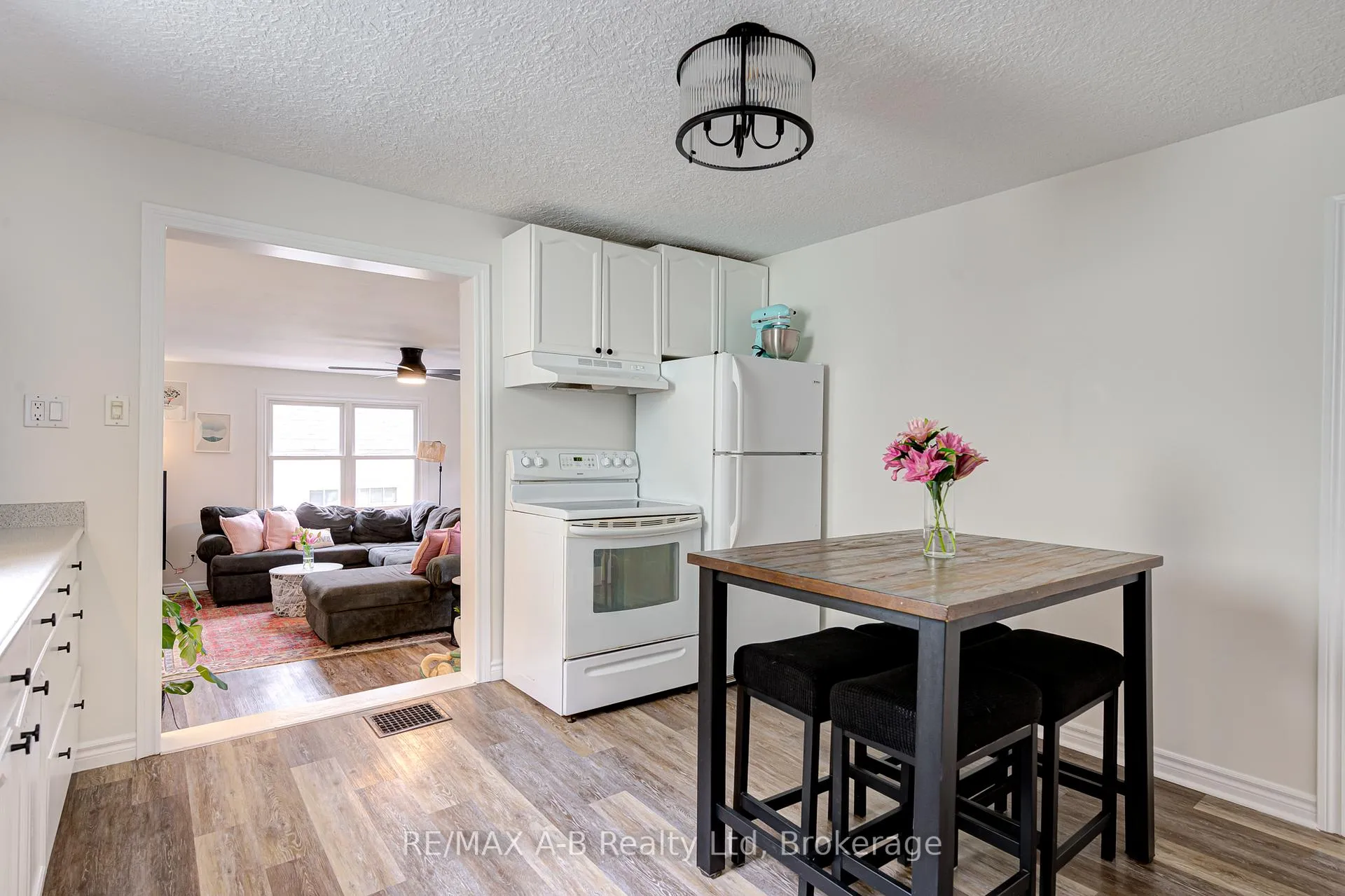 Photo 16 of 25 Ash Street, Stratford — HOMEH