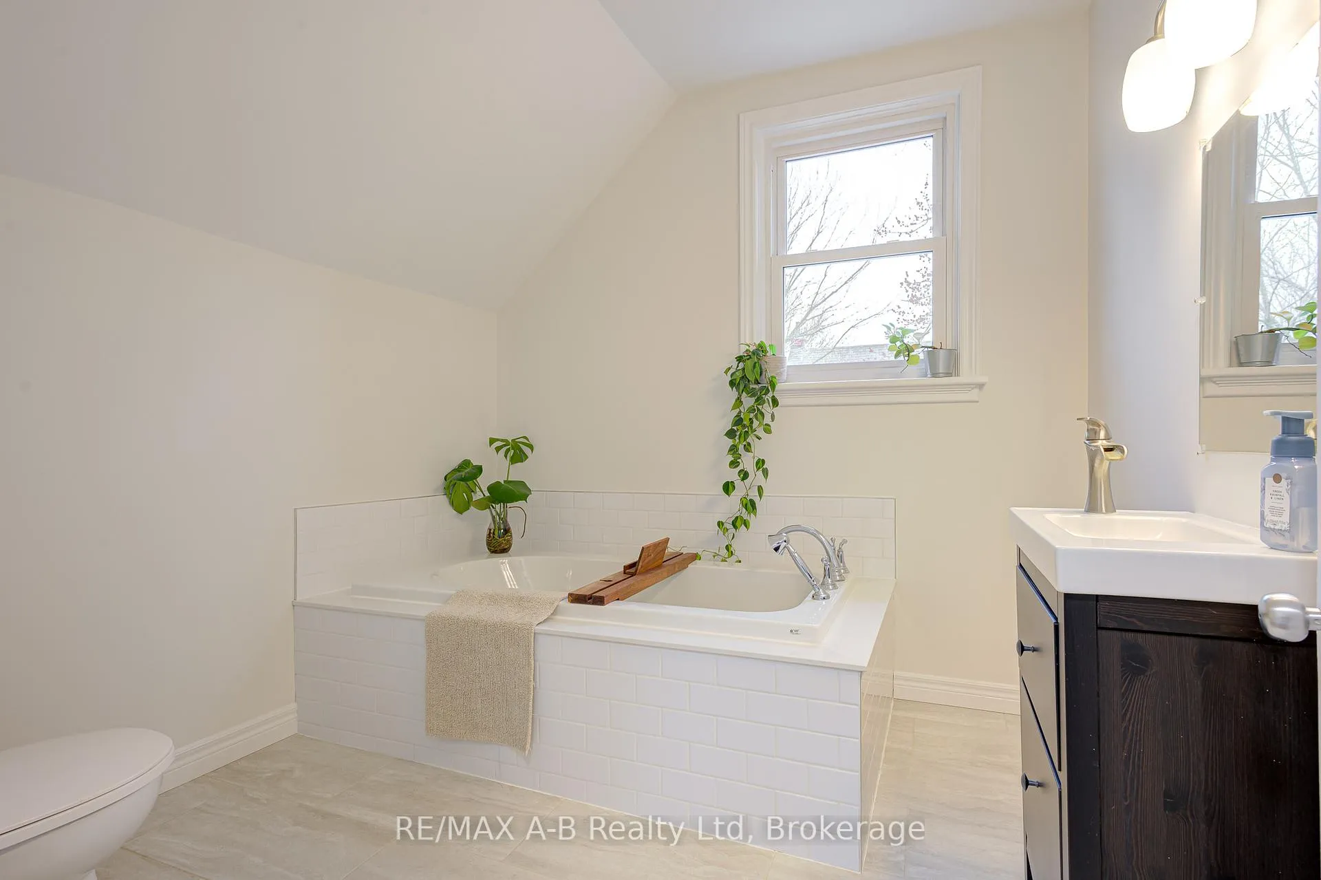 Photo 28 of 25 Ash Street, Stratford — HOMEH