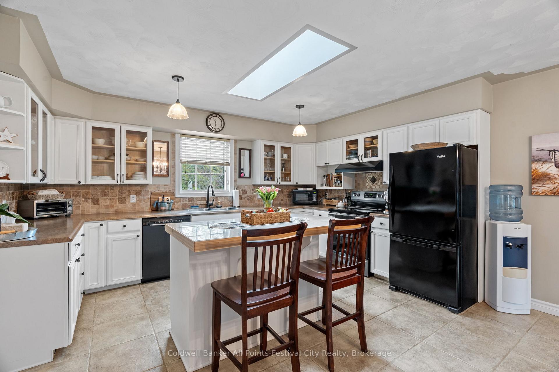 Photo 11 of 22 Beilby Street, Goderich, Goderich (Town) — HOMEH
