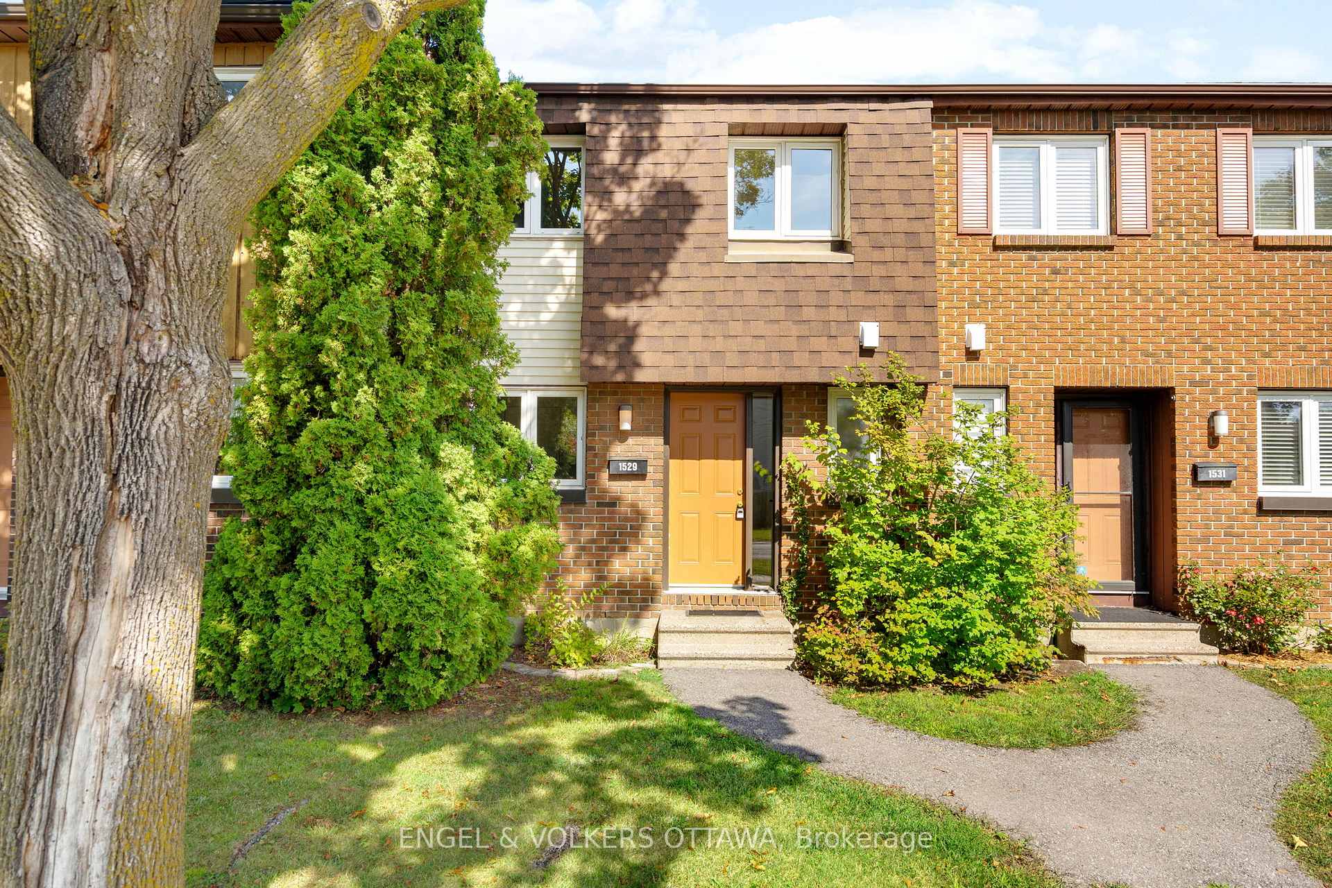 Photo 1 of 1529 Meadowbrook Road, Ottawa, Pineview — HOMEH