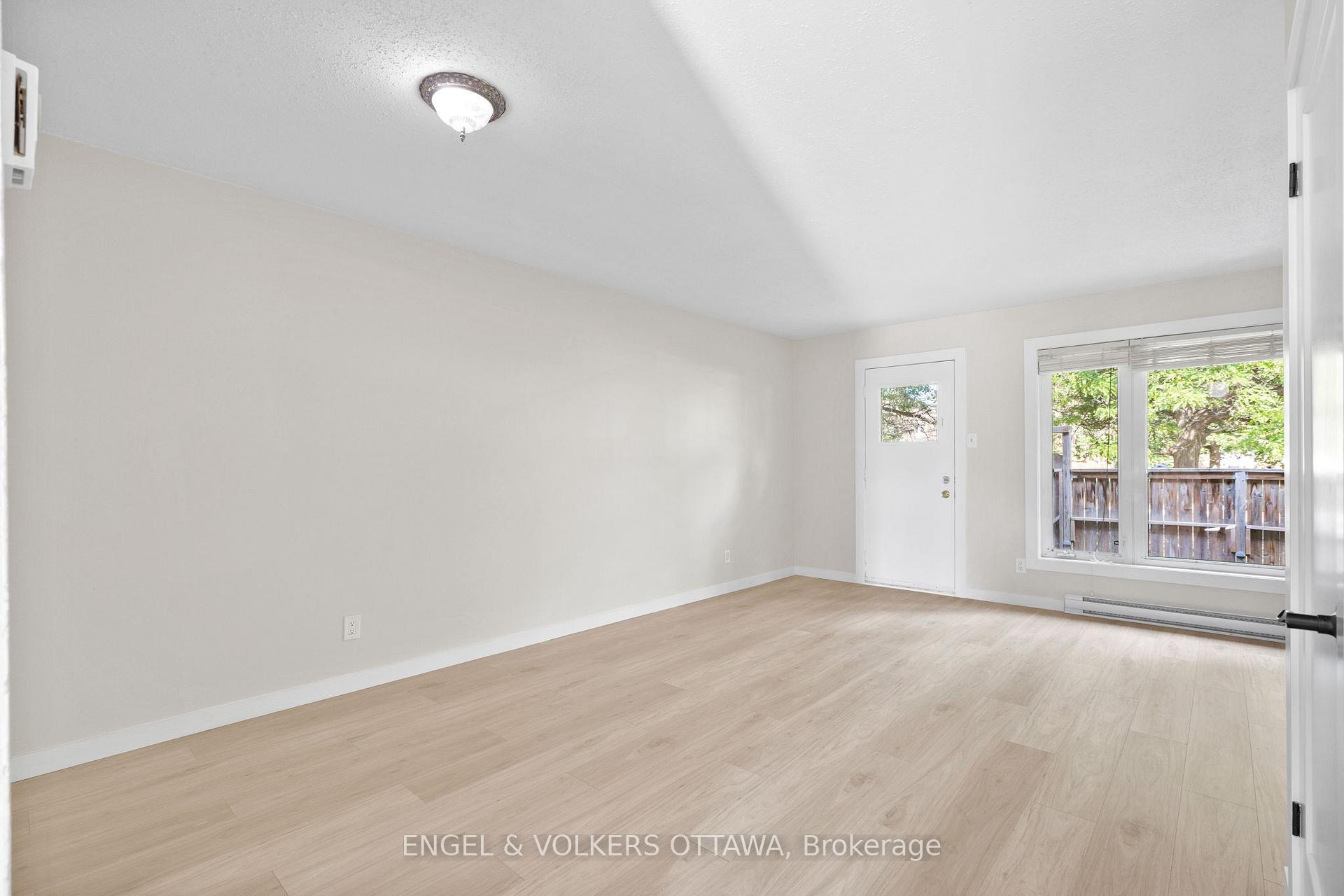 Photo 10 of 1529 Meadowbrook Road, Ottawa, Pineview — HOMEH