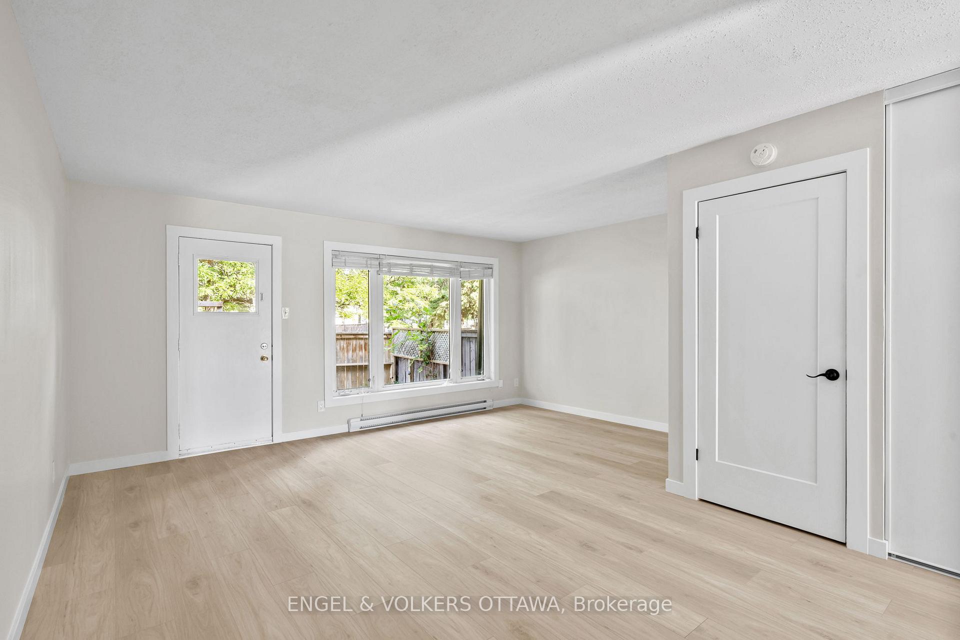 Photo 12 of 1529 Meadowbrook Road, Ottawa, Pineview — HOMEH