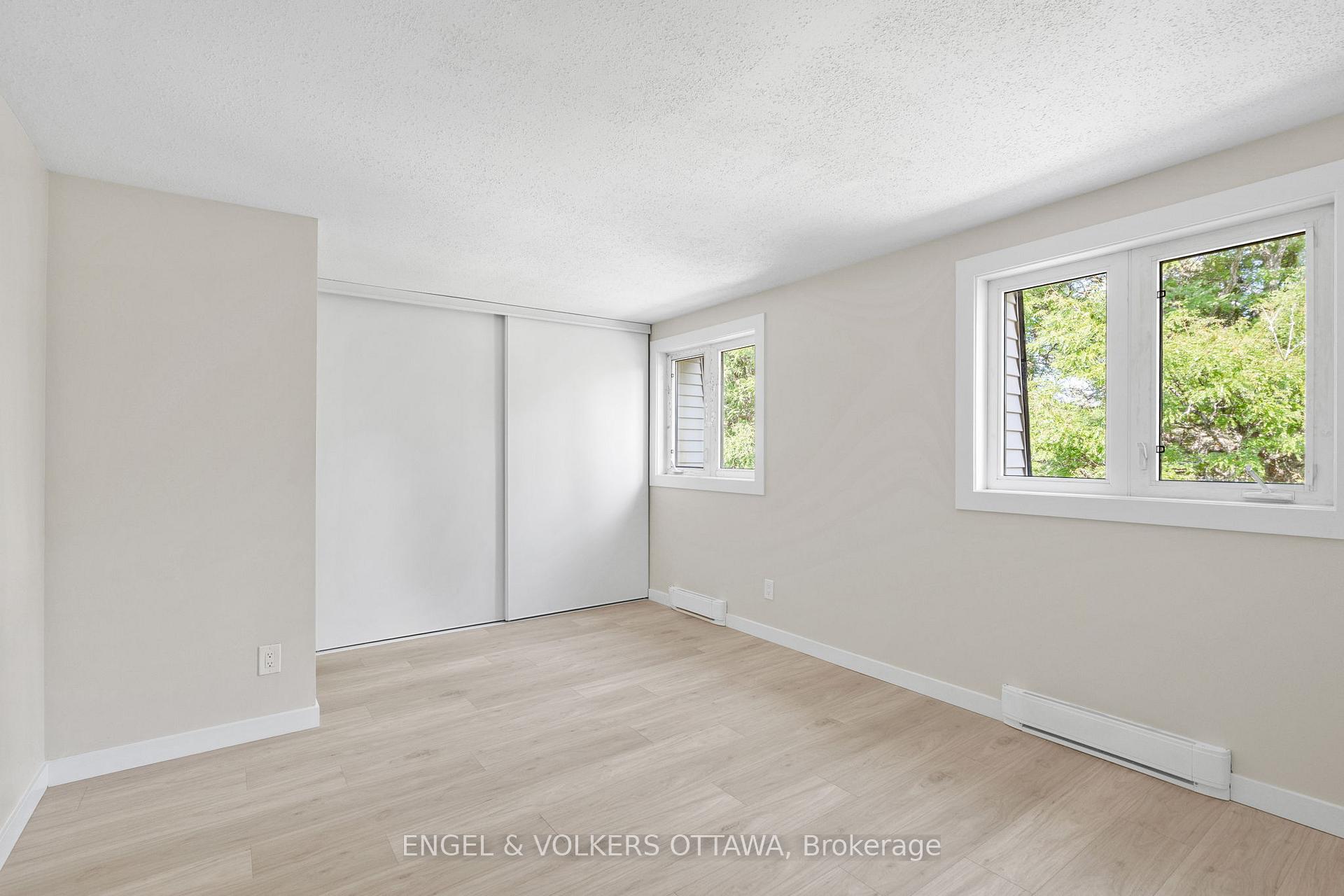 Photo 16 of 1529 Meadowbrook Road, Ottawa, Pineview — HOMEH