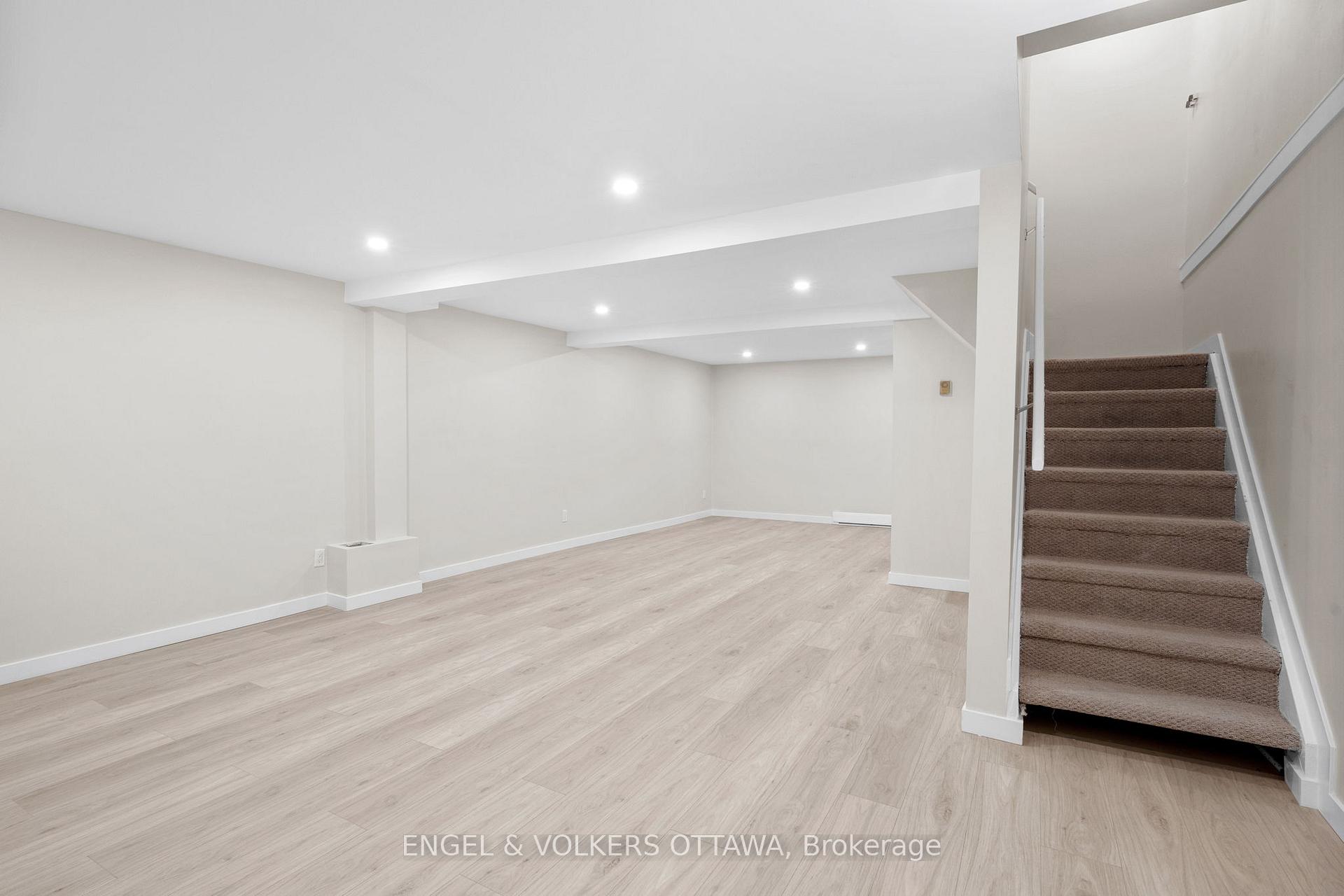 Photo 25 of 1529 Meadowbrook Road, Ottawa, Pineview — HOMEH
