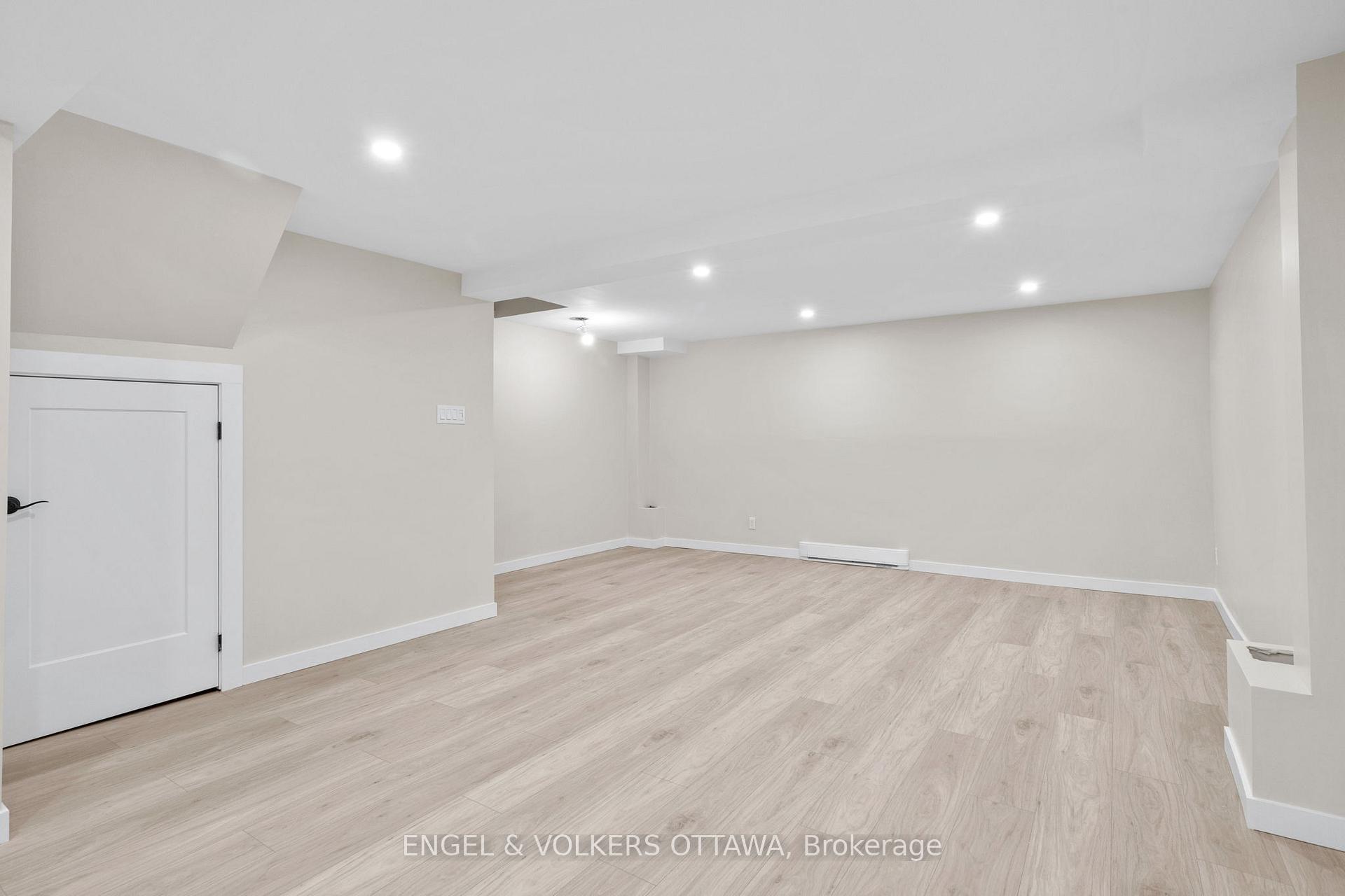 Photo 27 of 1529 Meadowbrook Road, Ottawa, Pineview — HOMEH