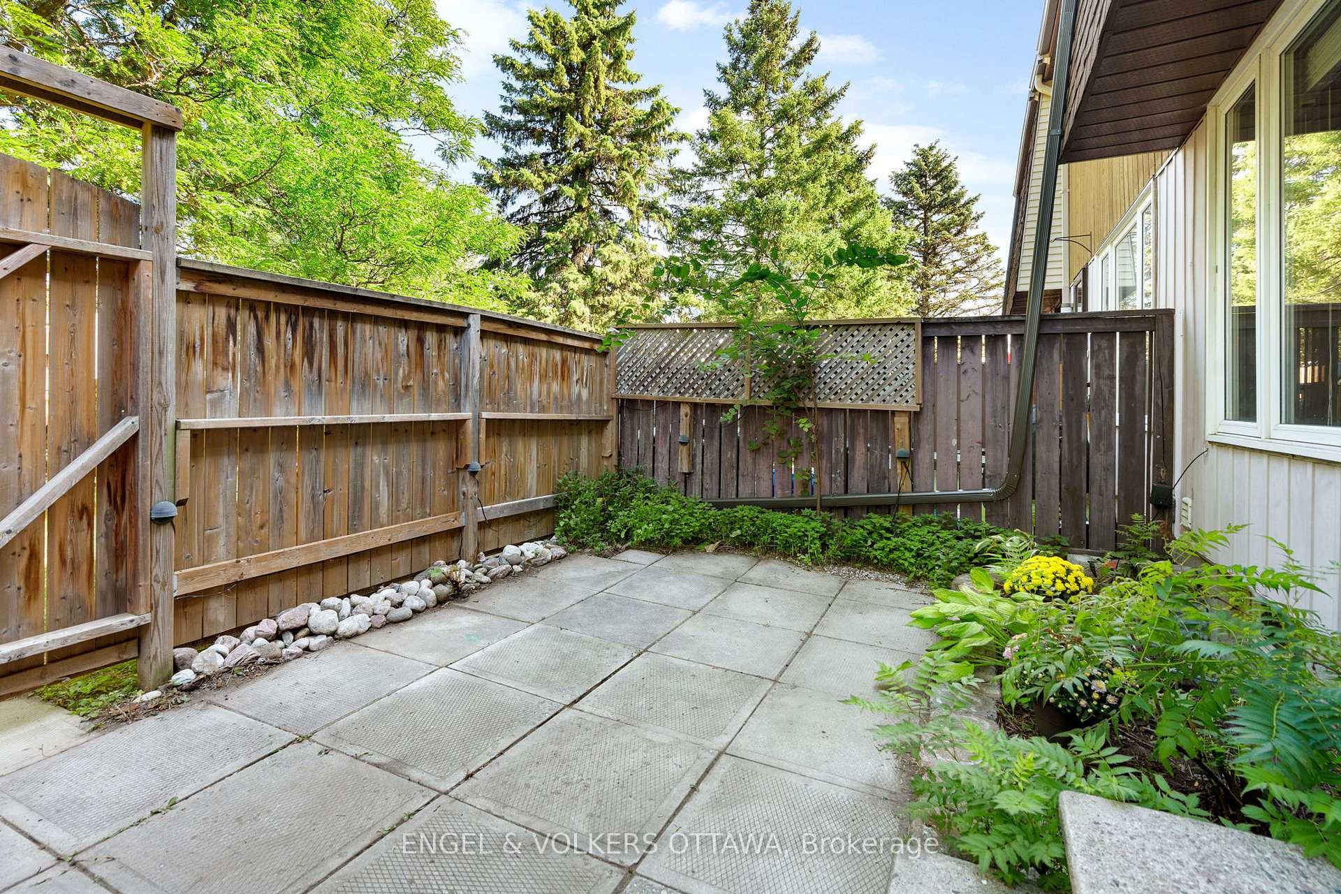 Photo 30 of 1529 Meadowbrook Road, Ottawa, Pineview — HOMEH