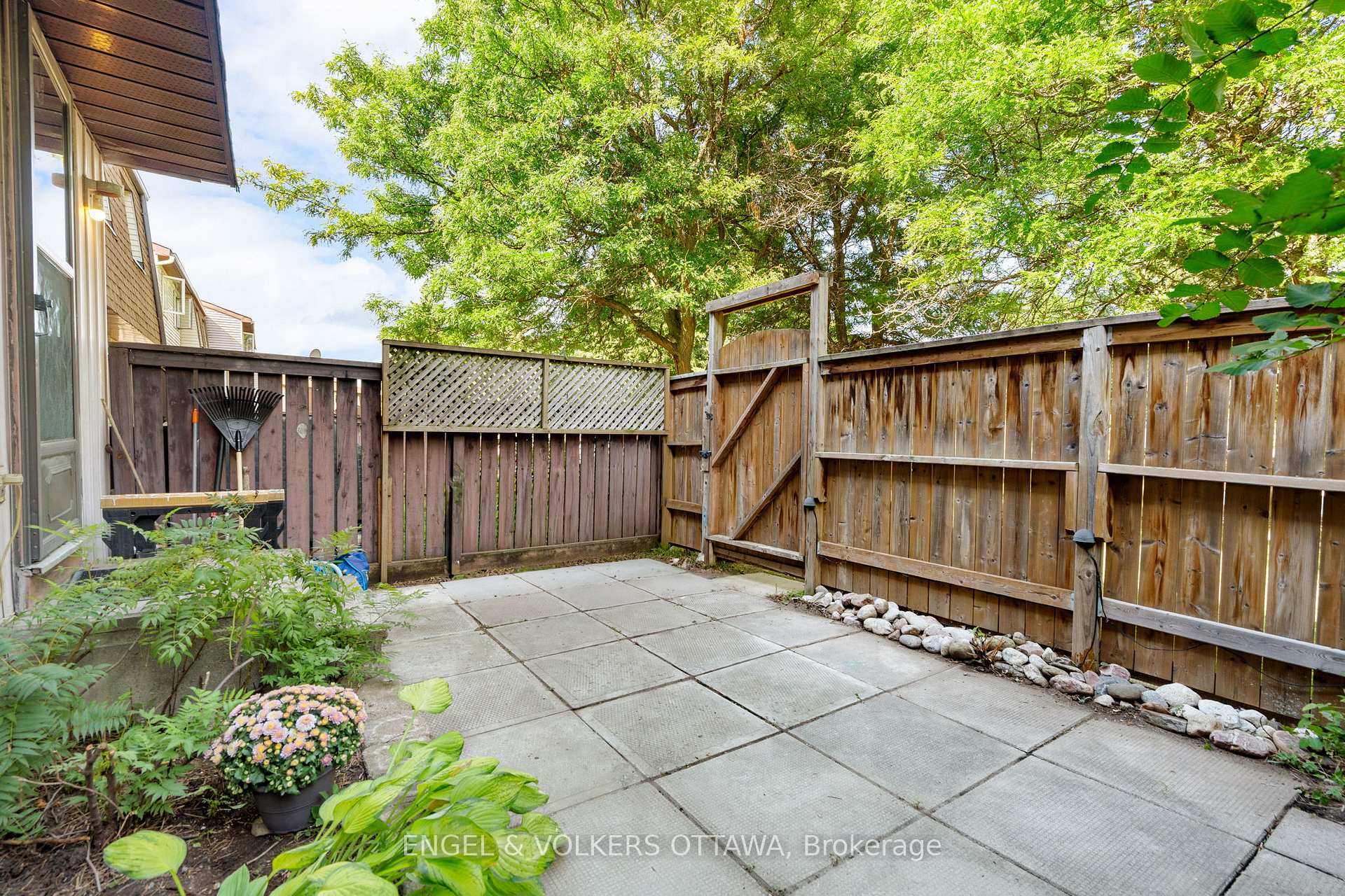 Photo 32 of 1529 Meadowbrook Road, Ottawa, Pineview — HOMEH