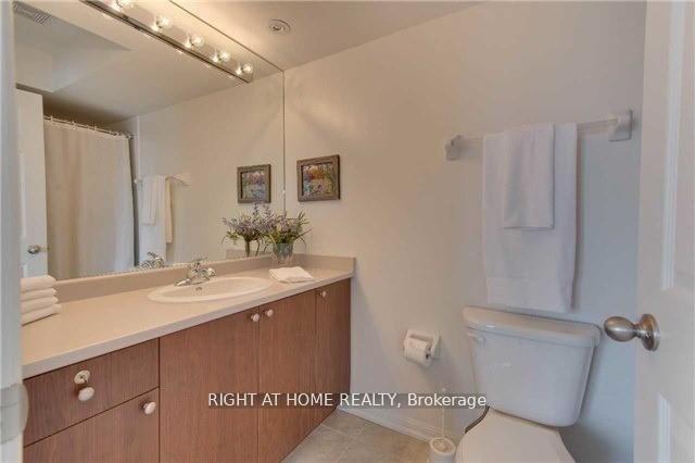 Photo 13 of 67 Burton Howard Drive N, Aurora, Bayview Northeast — HOMEH