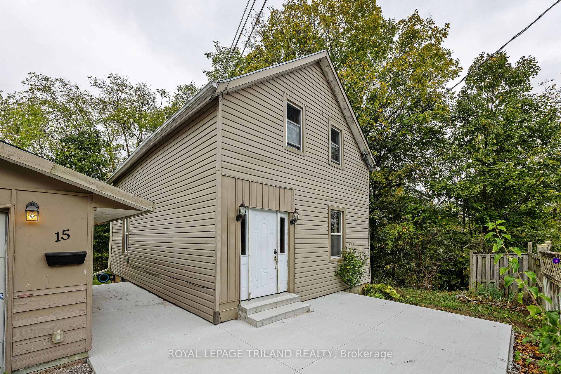 Photo 2 of 15 Cora Street, St. Thomas — HOMEH