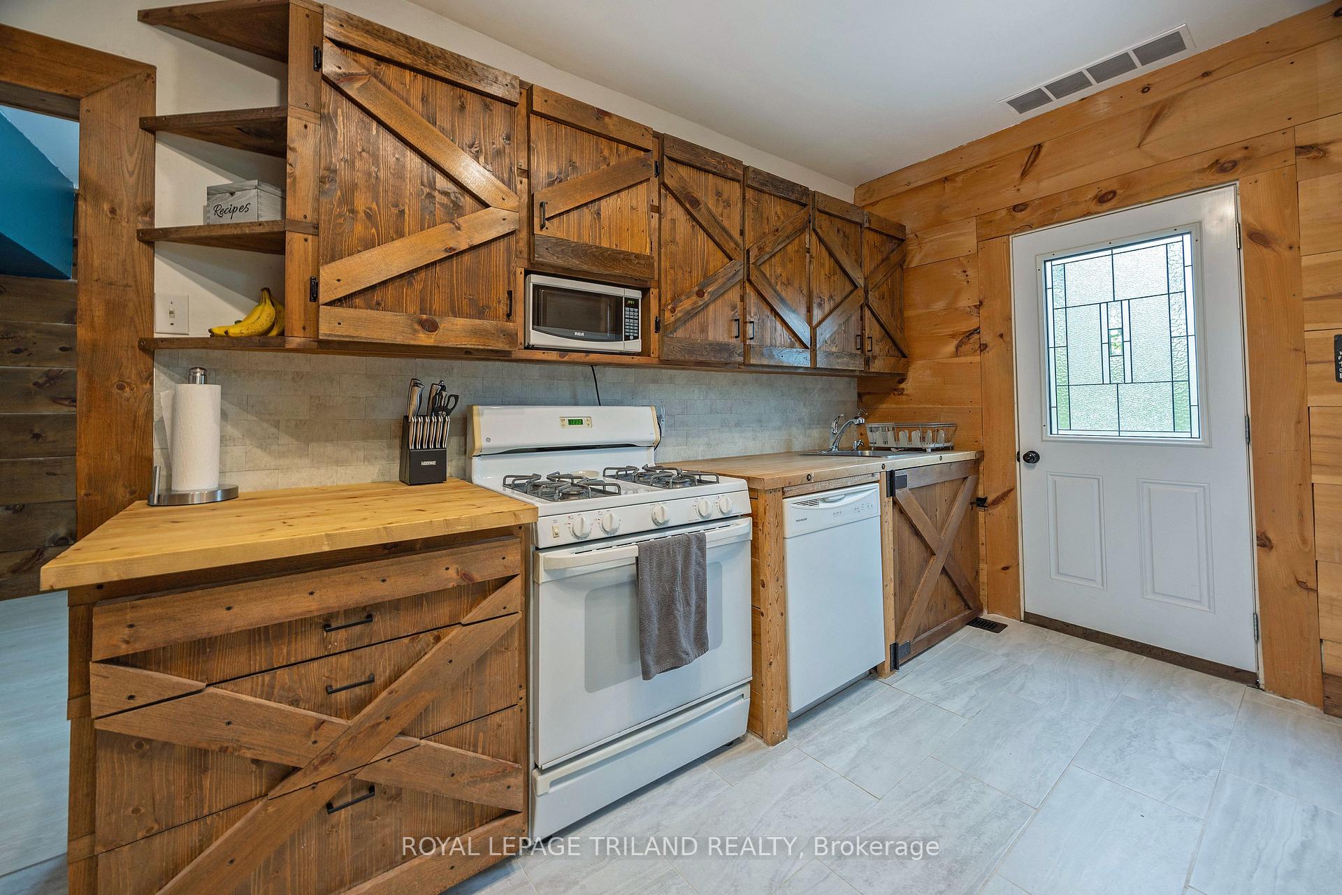 Photo 12 of 15 Cora Street, St. Thomas — HOMEH