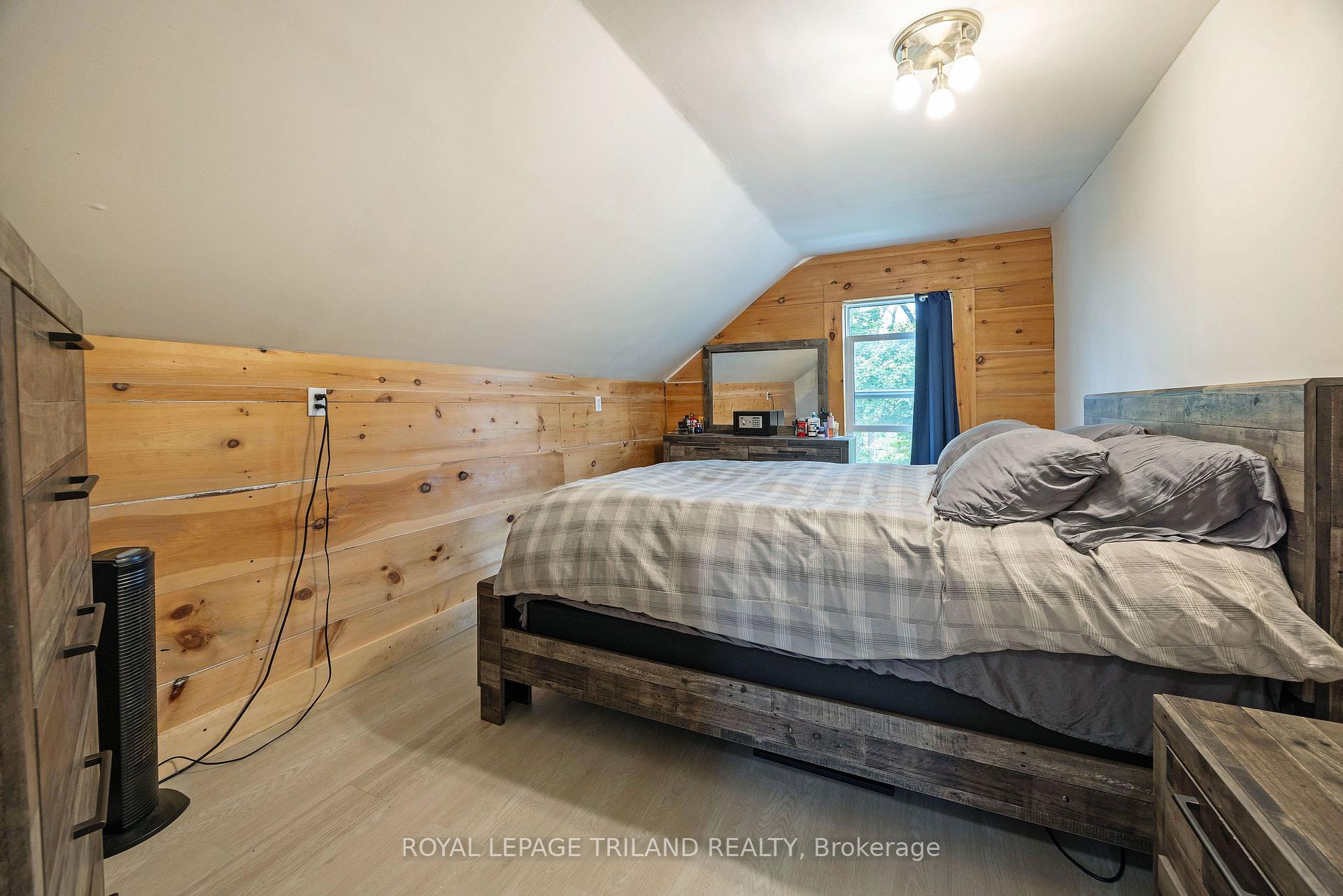 Photo 18 of 15 Cora Street, St. Thomas — HOMEH