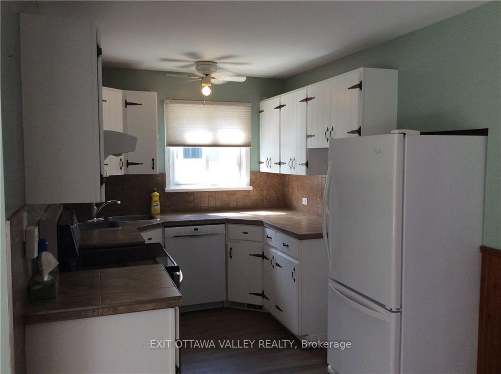 Photo 11 of 55 Beach Avenue, Deep River — HOMEH