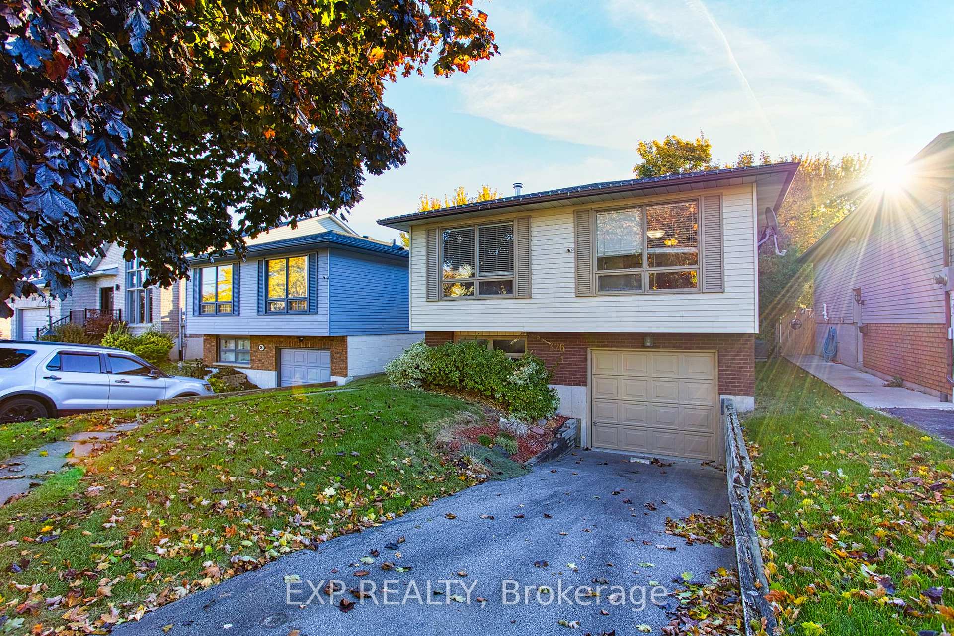 Photo 2 of 376 Rexford Drive, Hamilton, Randall — HOMEH