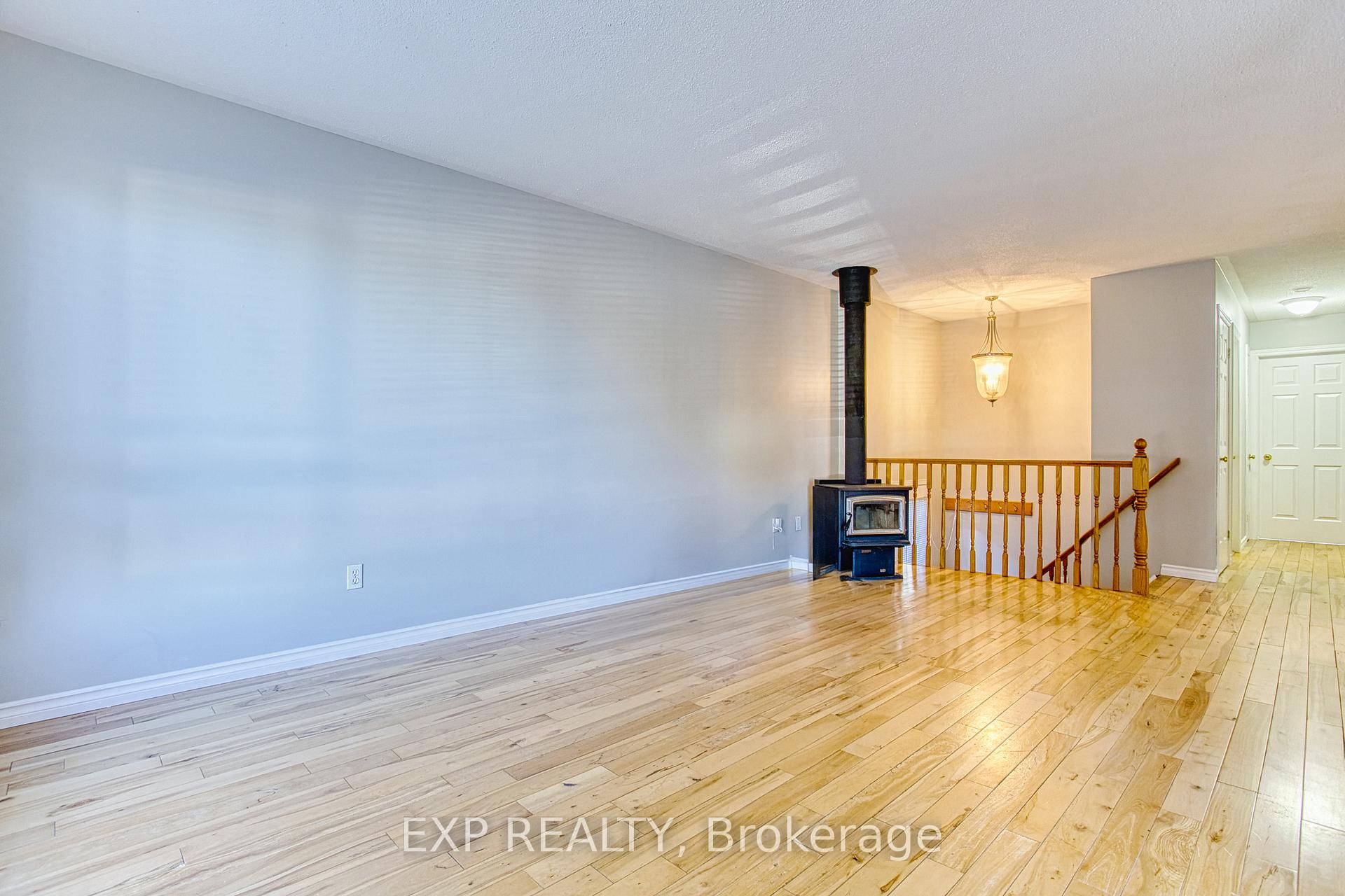Photo 6 of 376 Rexford Drive, Hamilton, Randall — HOMEH
