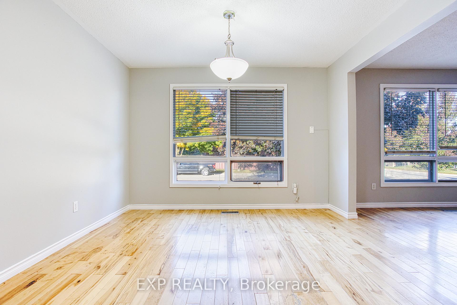 Photo 10 of 376 Rexford Drive, Hamilton, Randall — HOMEH