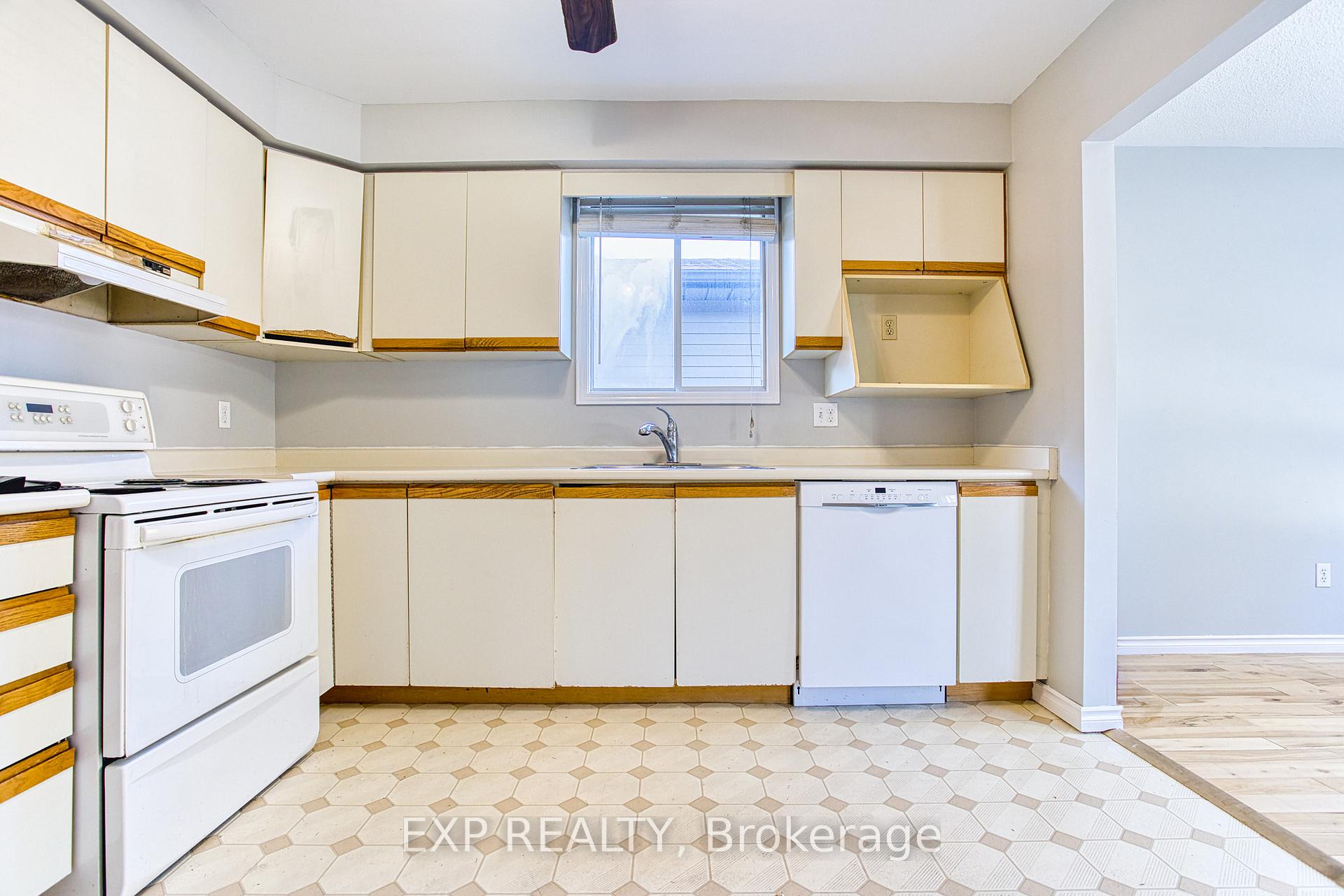 Photo 13 of 376 Rexford Drive, Hamilton, Randall — HOMEH