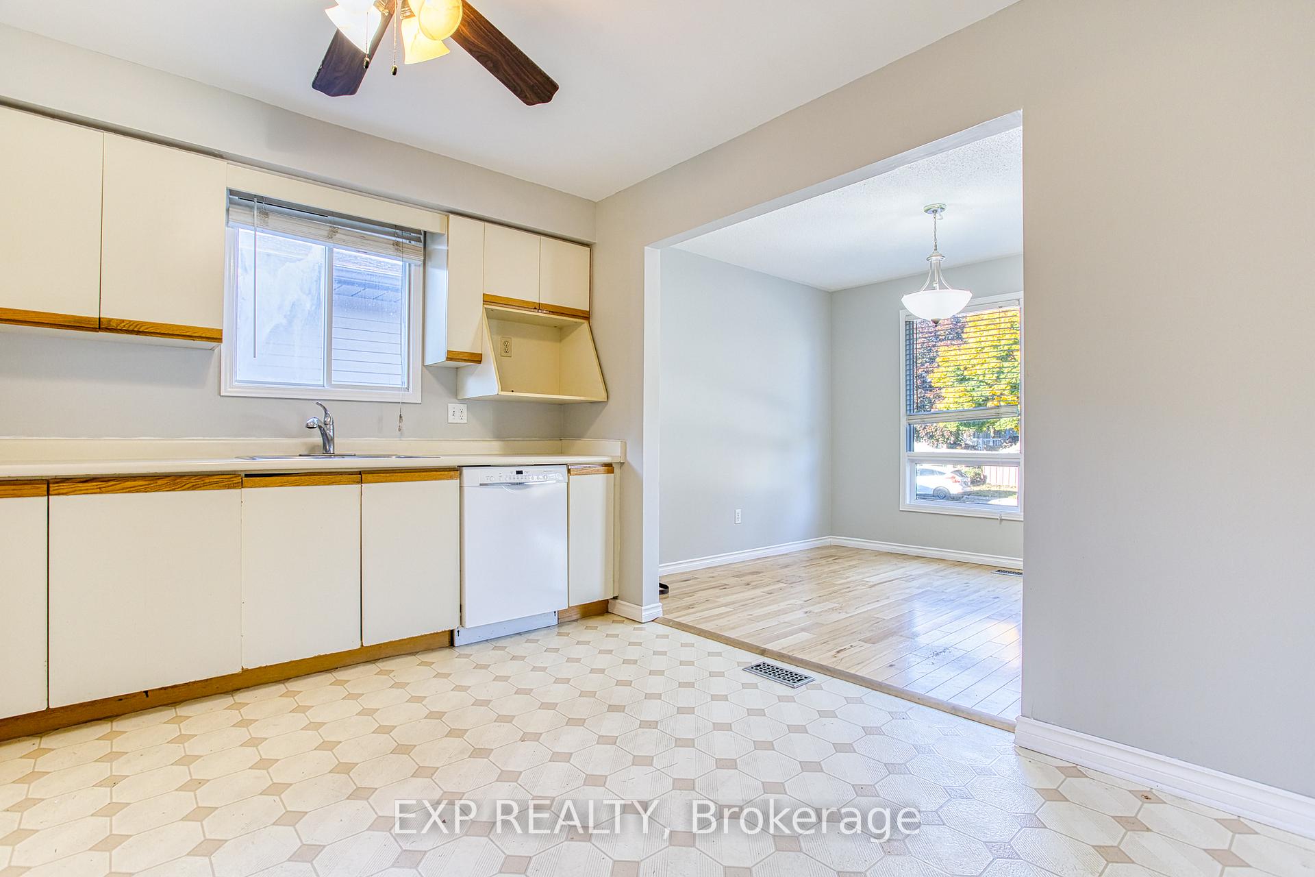 Photo 14 of 376 Rexford Drive, Hamilton, Randall — HOMEH