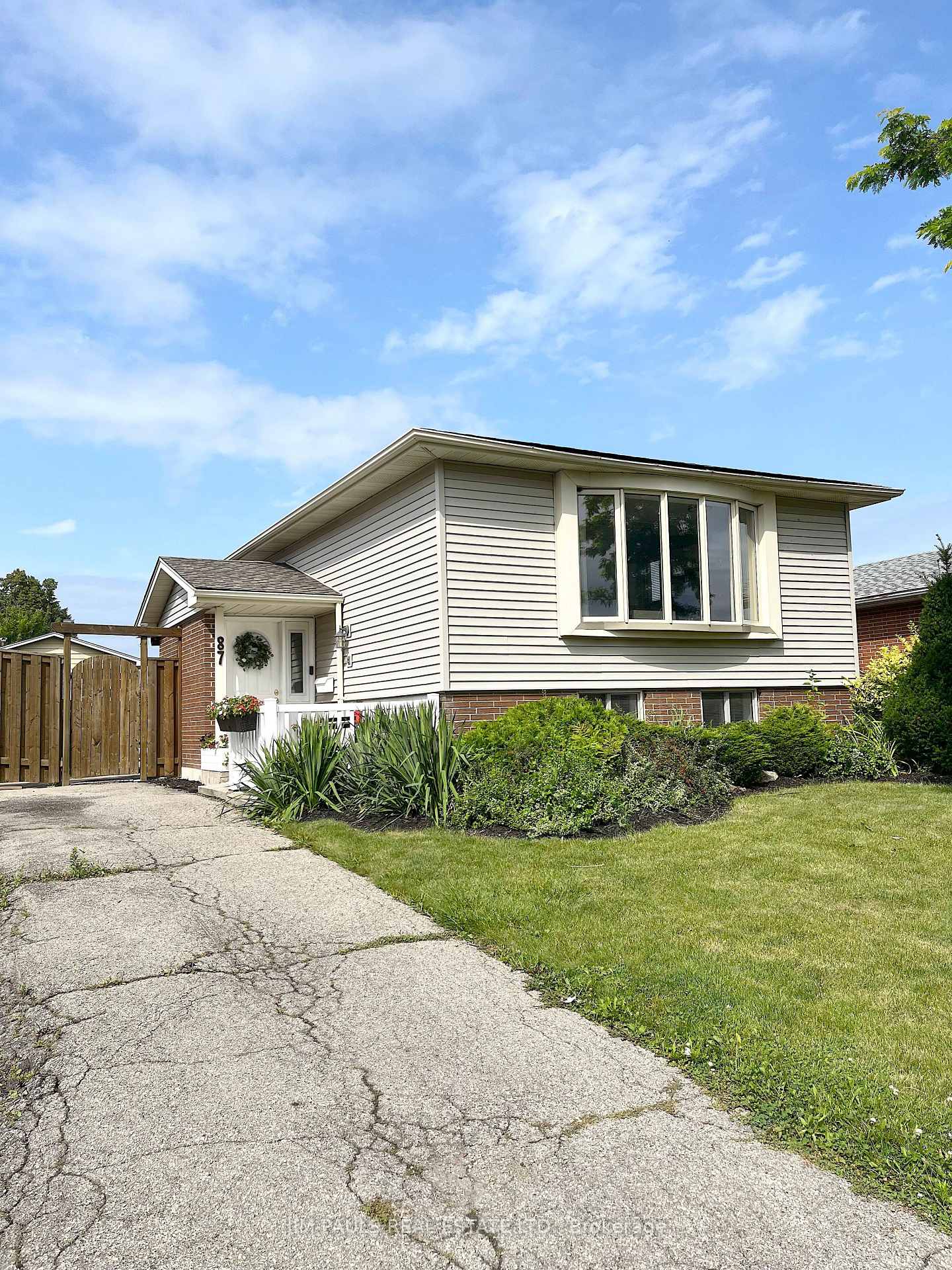 Photo 1 of 87 Locheed Drive, Hamilton, Lisgar — HOMEH