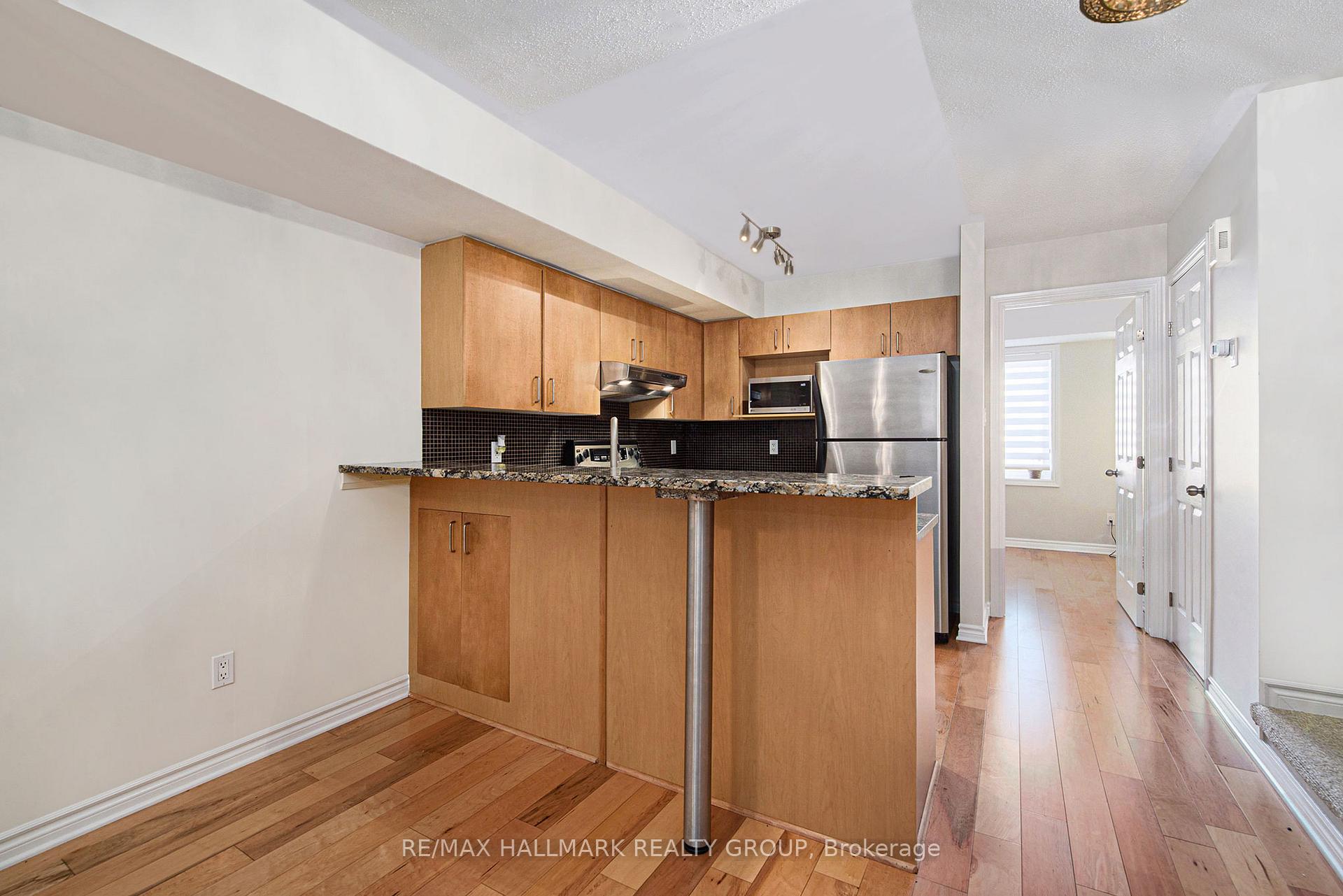 Photo 10 of 2814 Baseline Road, Ottawa, Leslie Park — HOMEH