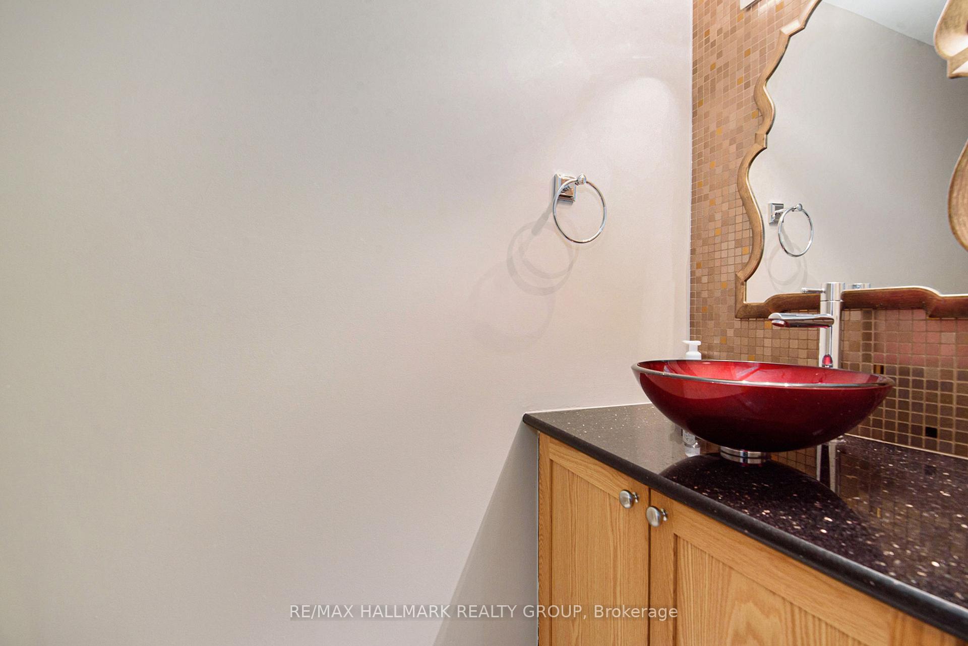 Photo 17 of 2814 Baseline Road, Ottawa, Leslie Park — HOMEH