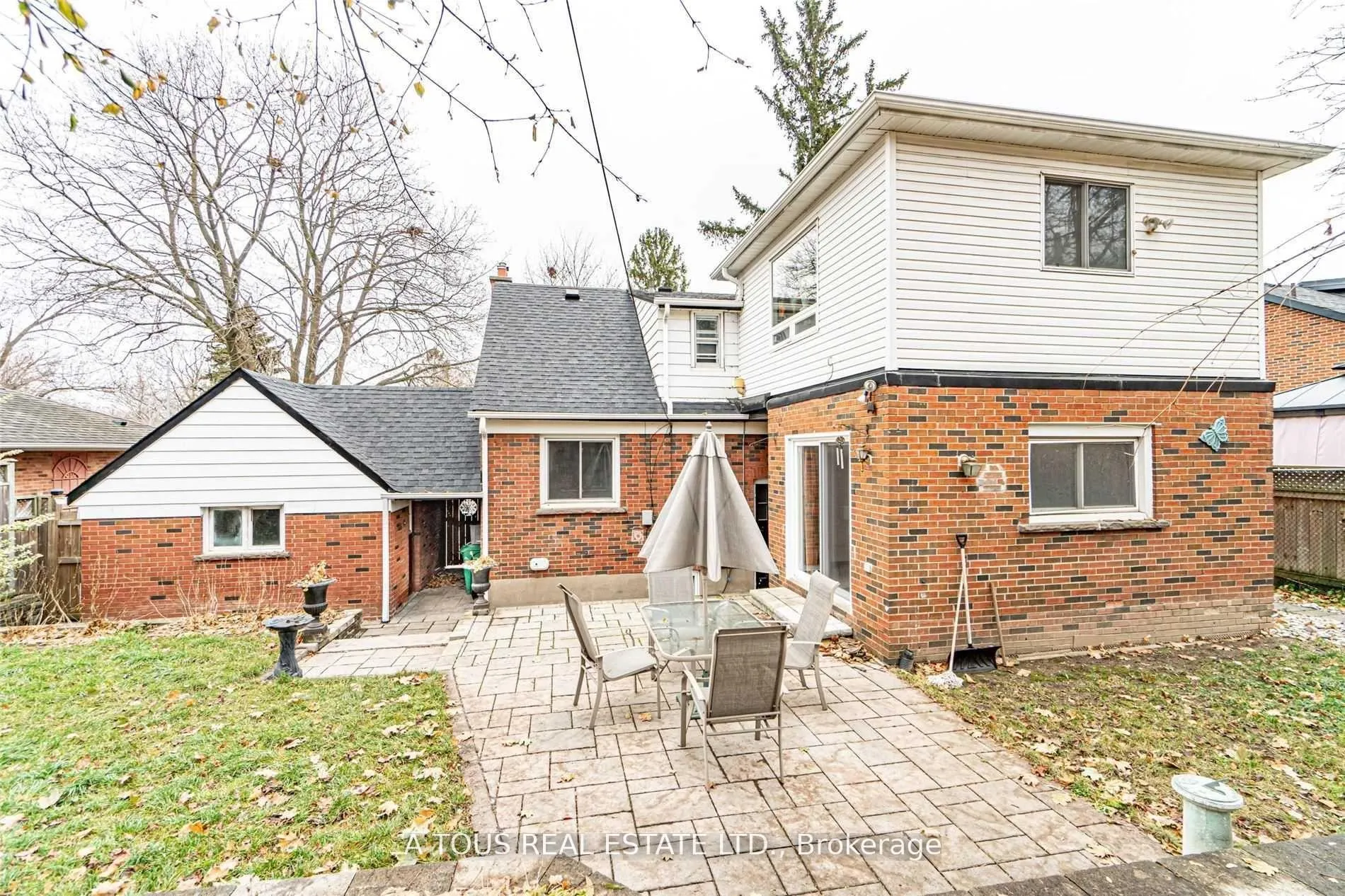 Photo 21 of 12 Armstrong Street, Brampton, Downtown Brampton — HOMEH