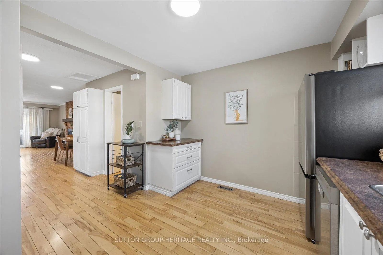 Photo 15 of 24 Andrea Road, Ajax, South East — HOMEH