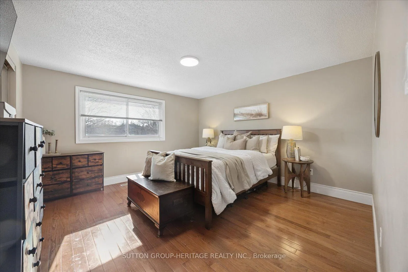 Photo 20 of 24 Andrea Road, Ajax, South East — HOMEH