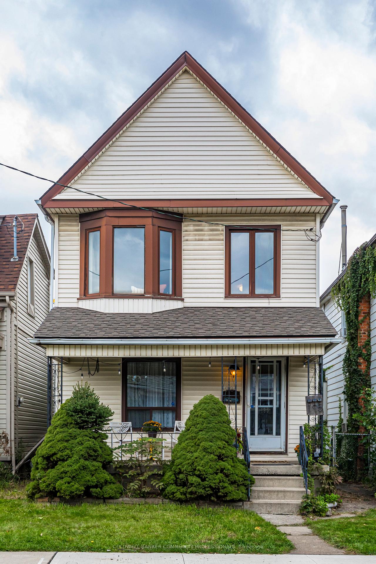 Photo 1 of 195 Rosslyn Avenue N, Hamilton, Crown Point — HOMEH