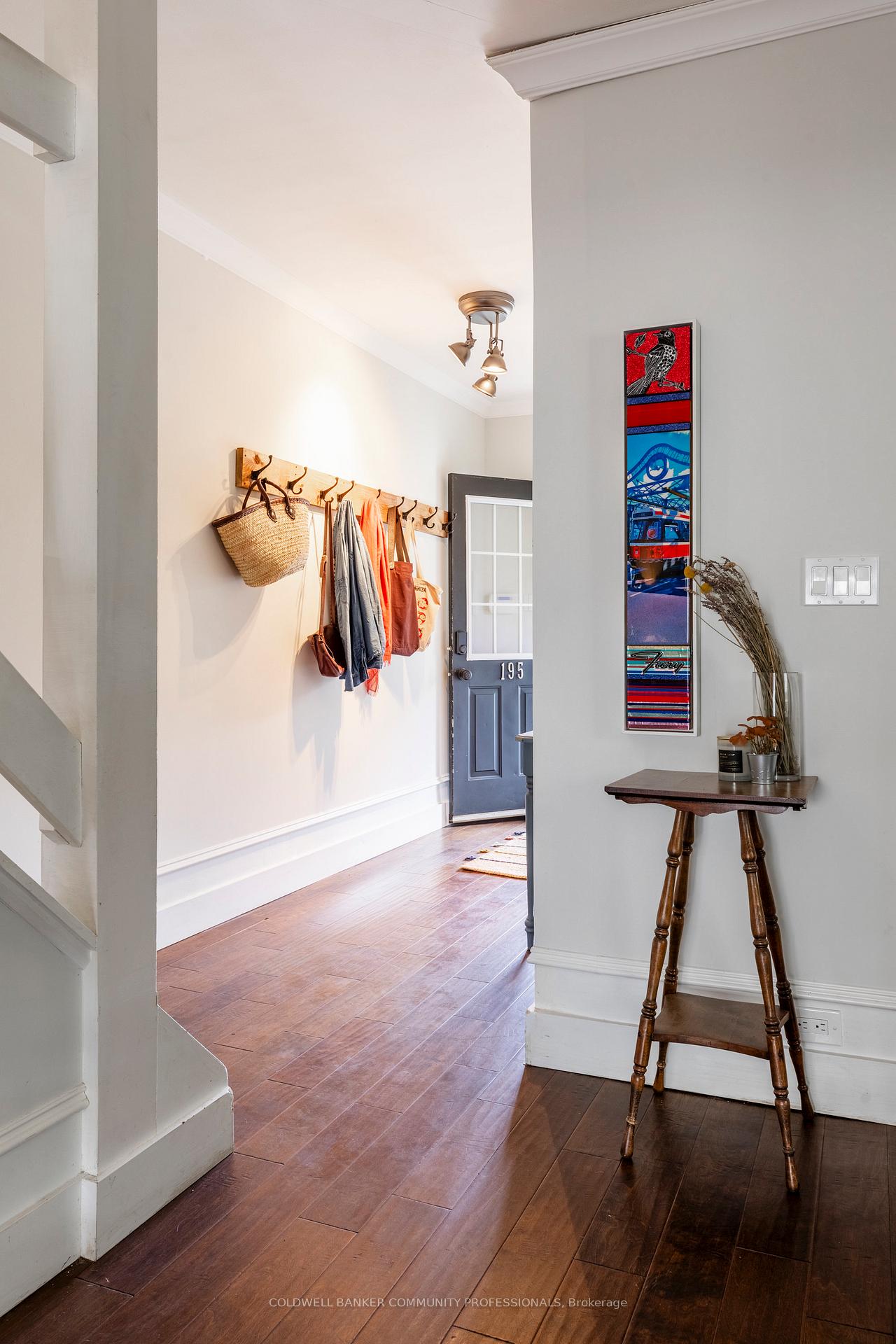 Photo 5 of 195 Rosslyn Avenue N, Hamilton, Crown Point — HOMEH