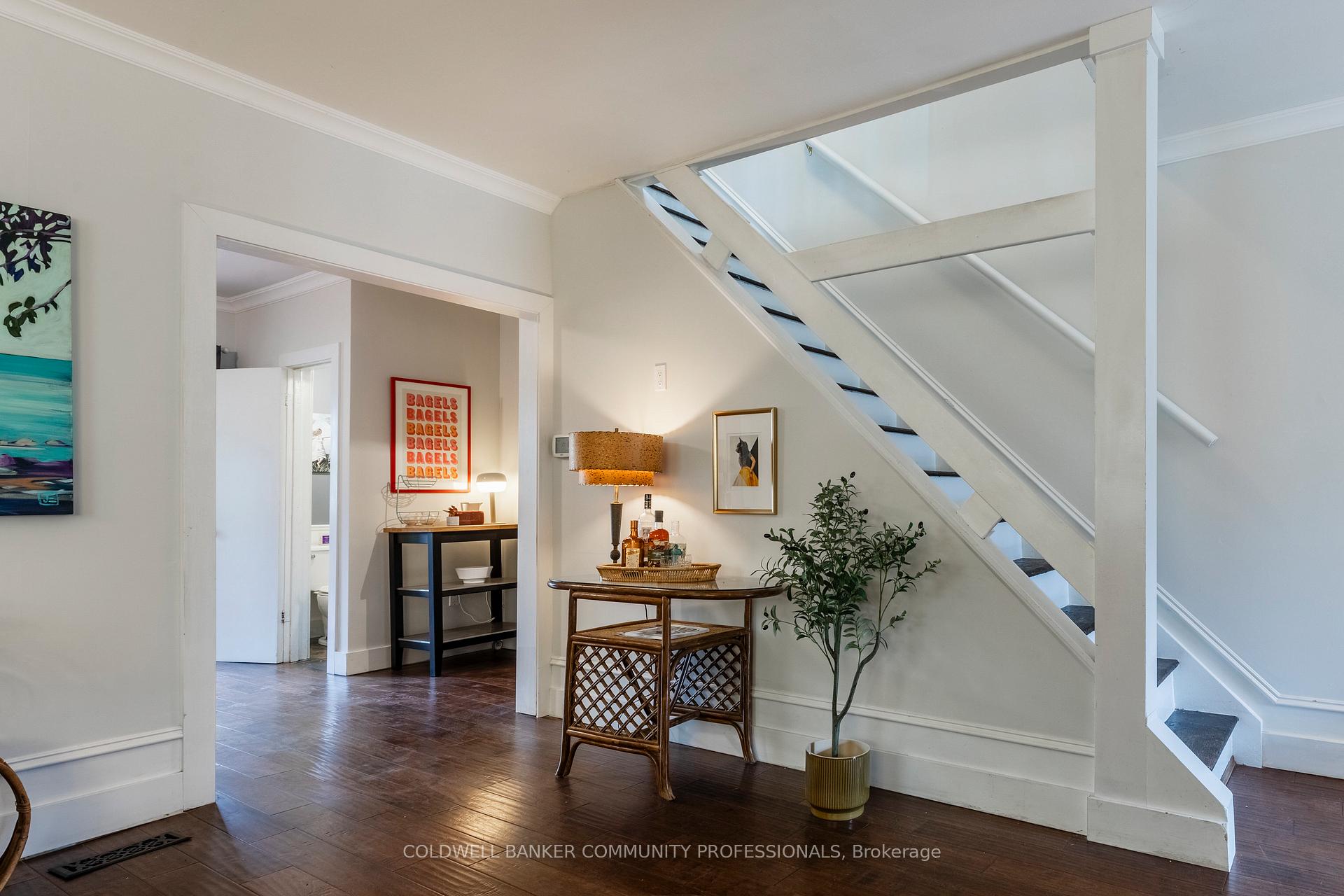 Photo 6 of 195 Rosslyn Avenue N, Hamilton, Crown Point — HOMEH