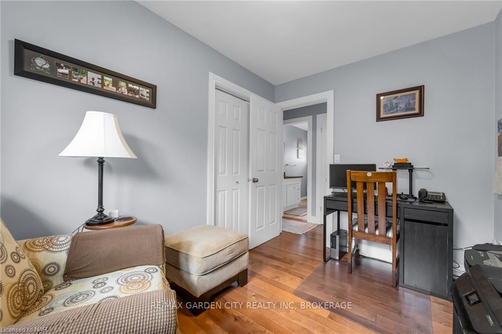 Photo 11 of 22 Highcourt Crescent, St. Catharines, Vine/Linwell — HOMEH