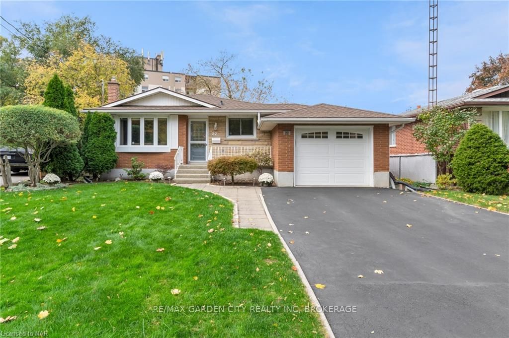 Photo 2 of 22 Highcourt Crescent, St. Catharines, Vine/Linwell — HOMEH