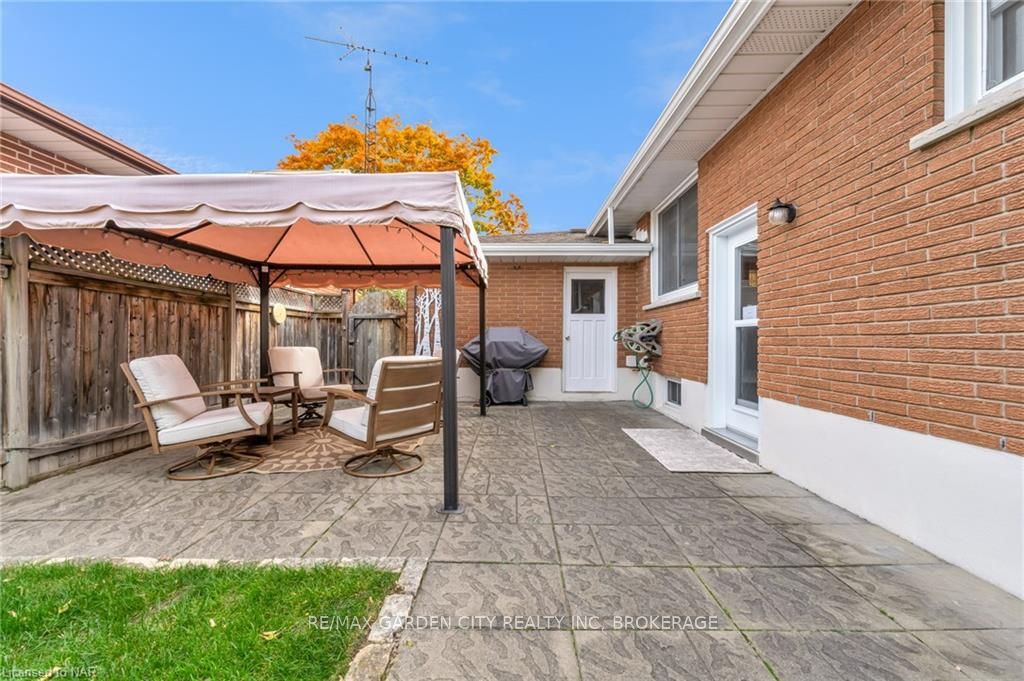 Photo 26 of 22 Highcourt Crescent, St. Catharines, Vine/Linwell — HOMEH