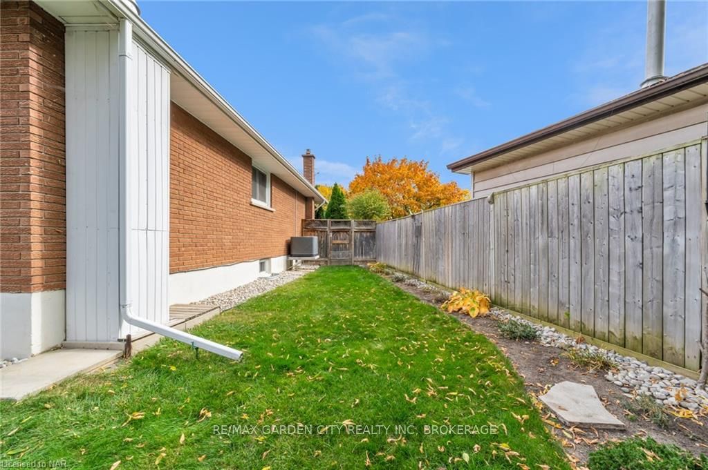 Photo 27 of 22 Highcourt Crescent, St. Catharines, Vine/Linwell — HOMEH