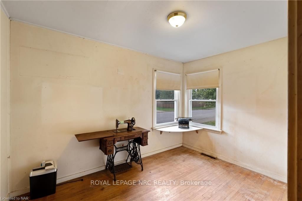 Photo 13 of 11 1/2 Willow Street, St. Catharines, Burleigh Hill — HOMEH