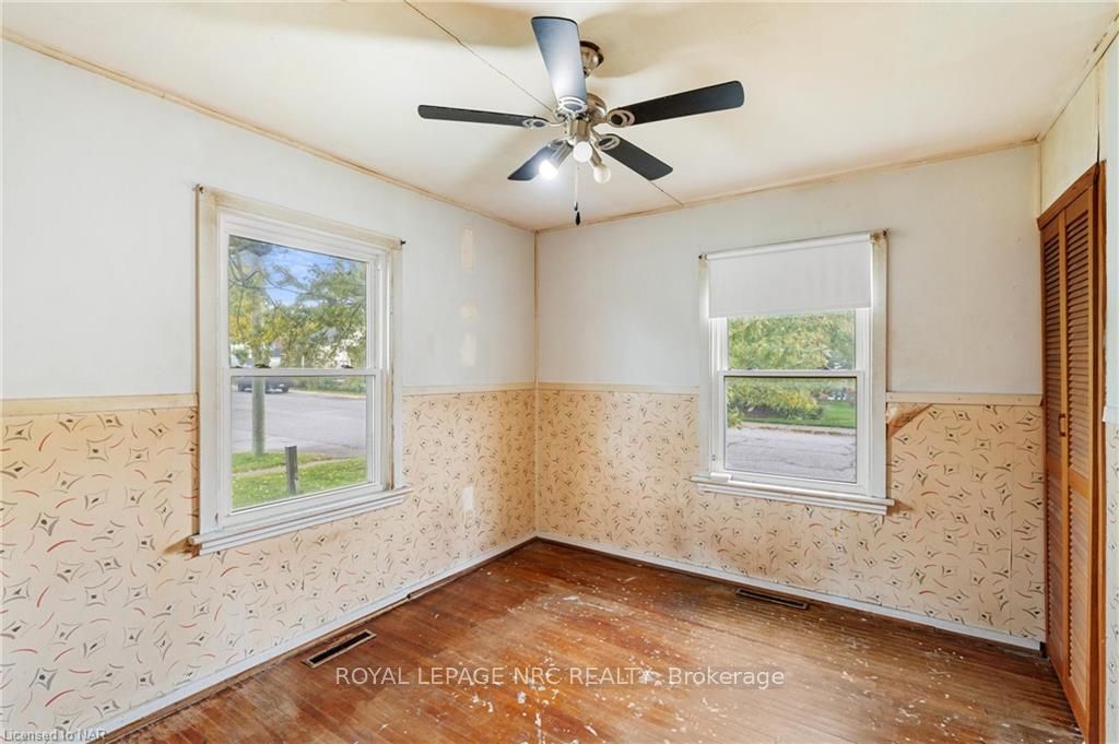 Photo 15 of 11 1/2 Willow Street, St. Catharines, Burleigh Hill — HOMEH