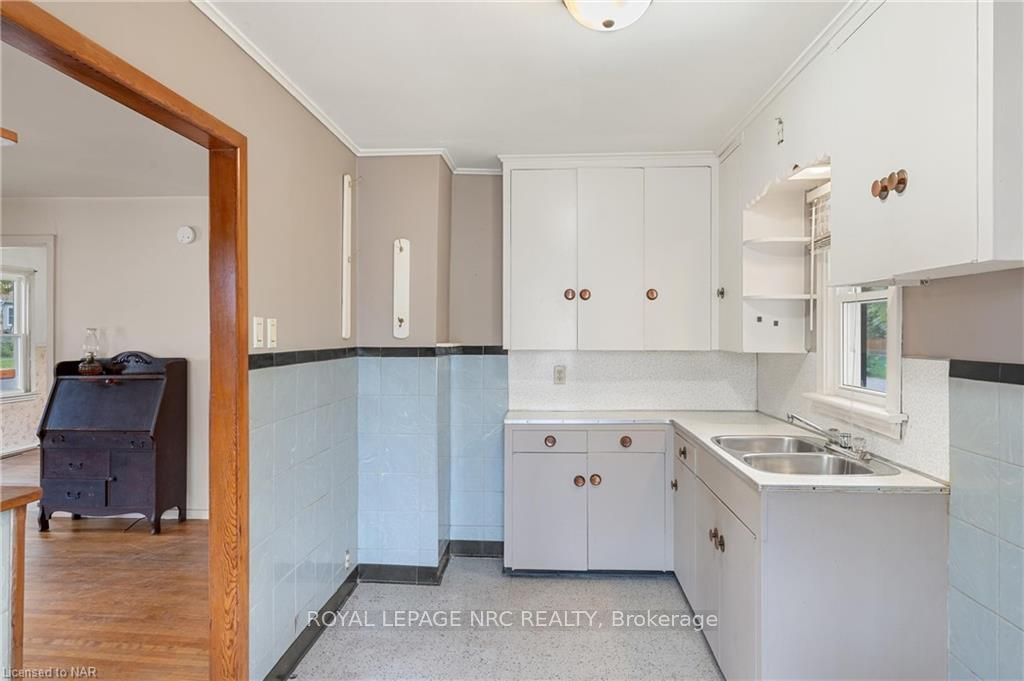 Photo 17 of 11 1/2 Willow Street, St. Catharines, Burleigh Hill — HOMEH