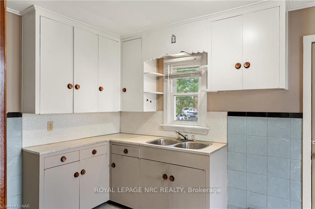 Photo 18 of 11 1/2 Willow Street, St. Catharines, Burleigh Hill — HOMEH