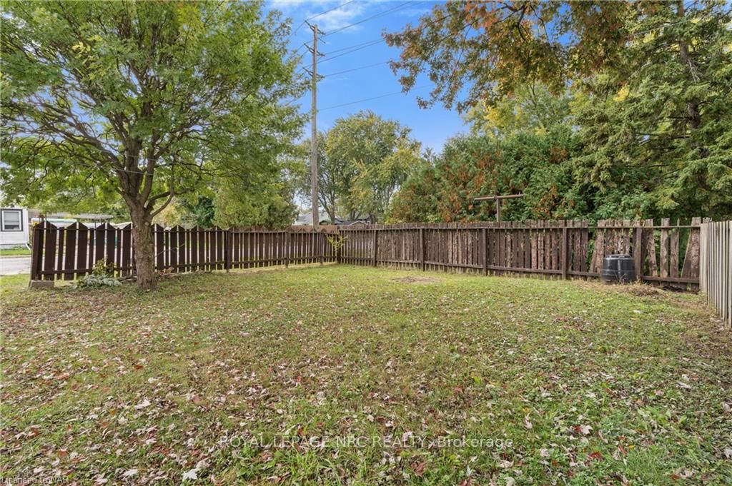 Photo 25 of 11 1/2 Willow Street, St. Catharines, Burleigh Hill — HOMEH
