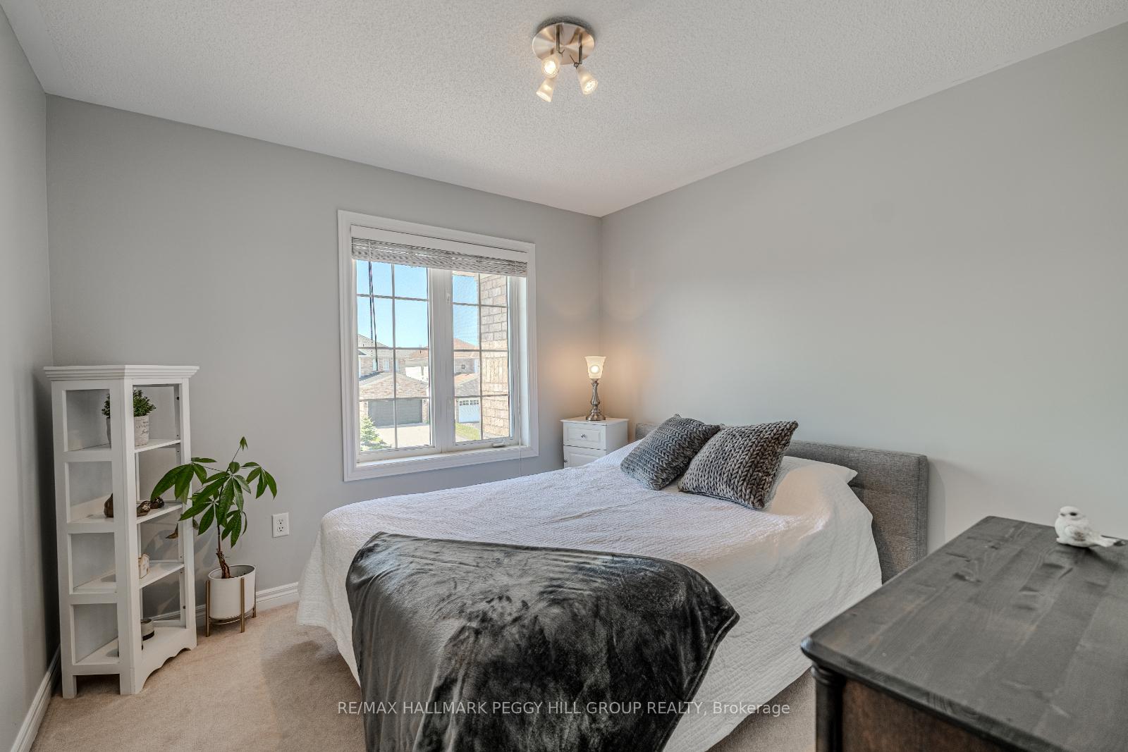 Photo 13 of 11 Lake Crescent, Barrie, Holly — HOMEH