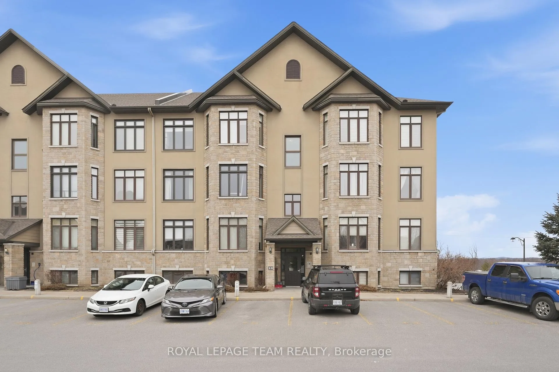 Photo 2 of Unit 5, 10 Prestige Circle, Ottawa, Chatelaine Village — HOMEH