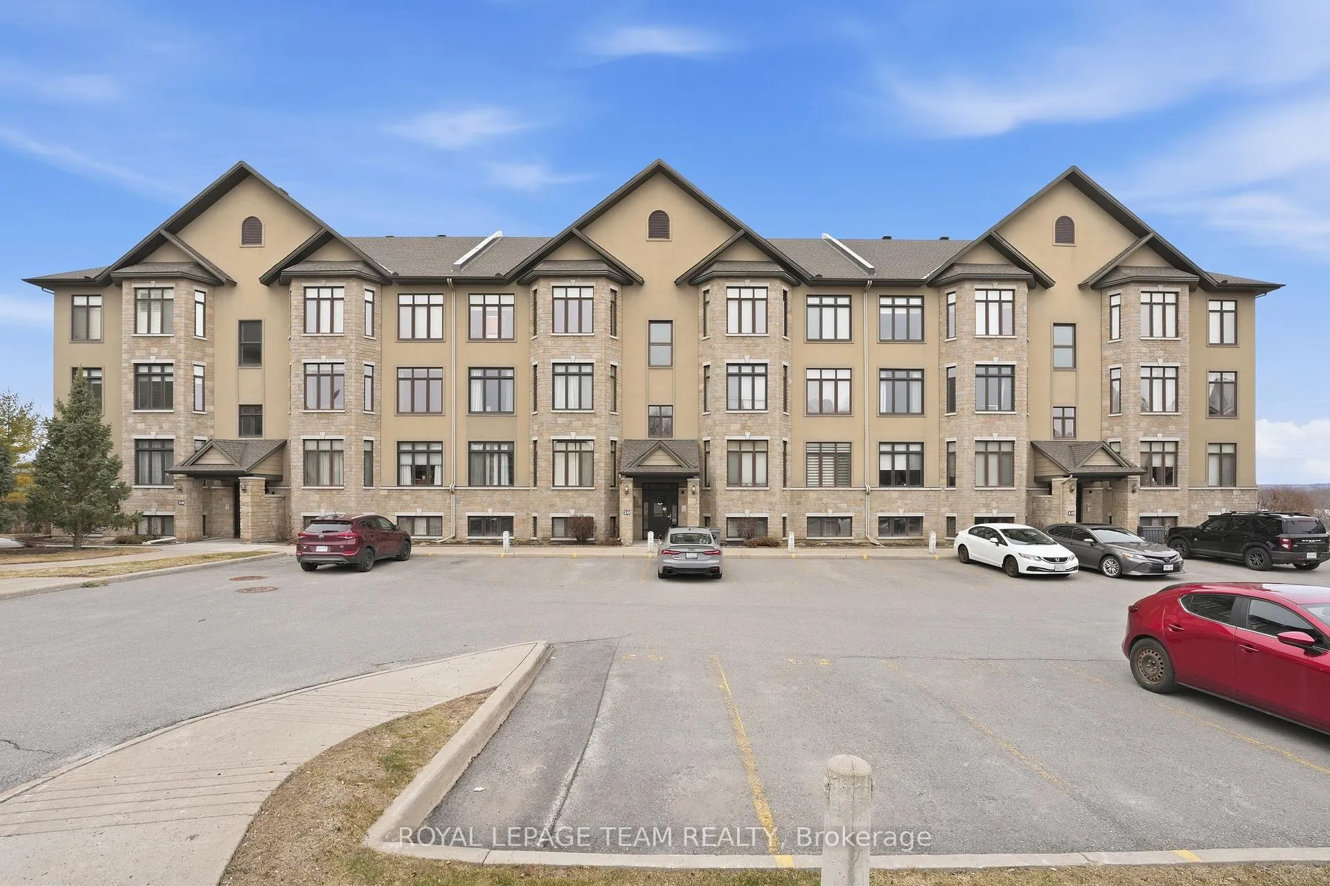 Photo 3 of Unit 5, 10 Prestige Circle, Ottawa, Chatelaine Village — HOMEH