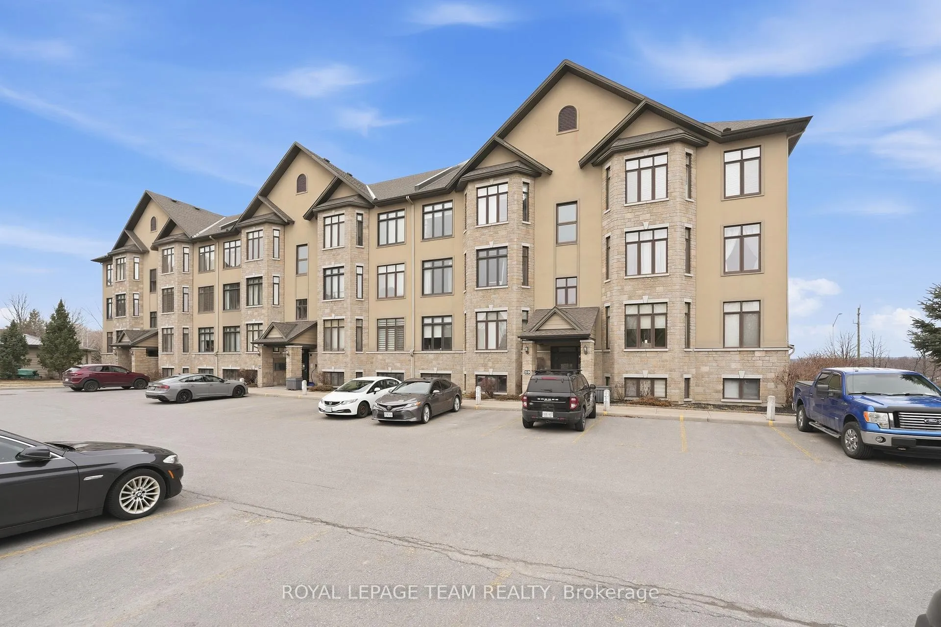 Photo 4 of Unit 5, 10 Prestige Circle, Ottawa, Chatelaine Village — HOMEH
