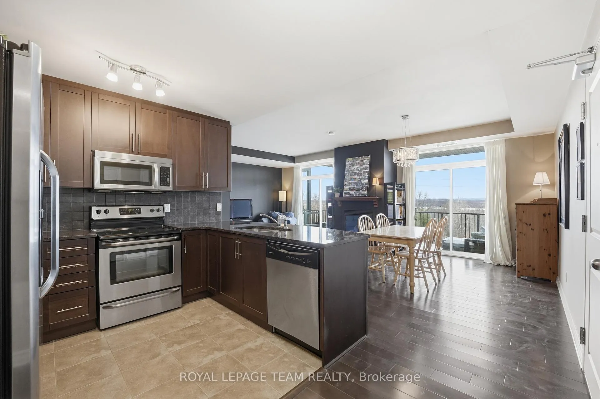 Photo 9 of Unit 5, 10 Prestige Circle, Ottawa, Chatelaine Village — HOMEH