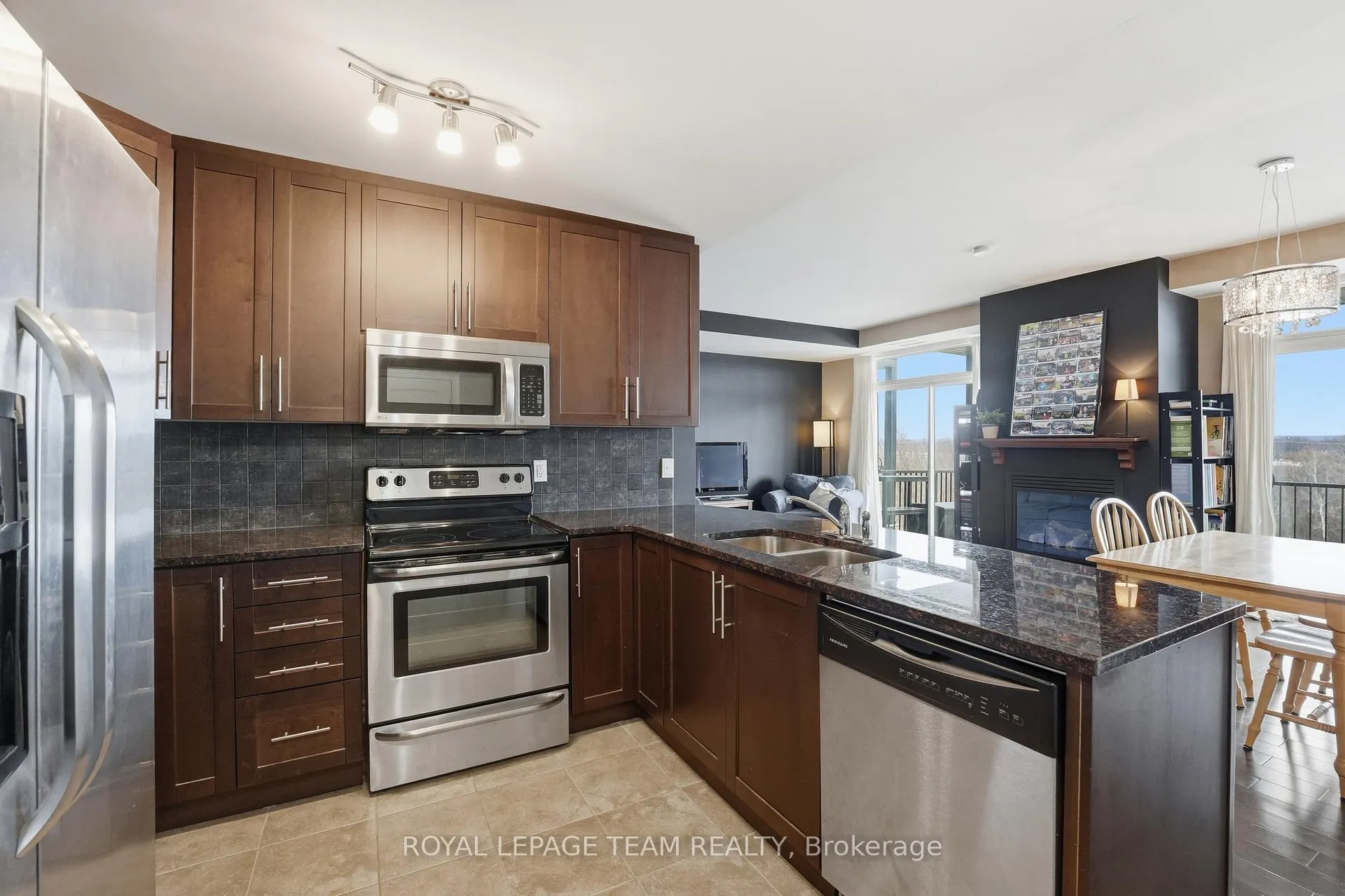 Photo 10 of Unit 5, 10 Prestige Circle, Ottawa, Chatelaine Village — HOMEH